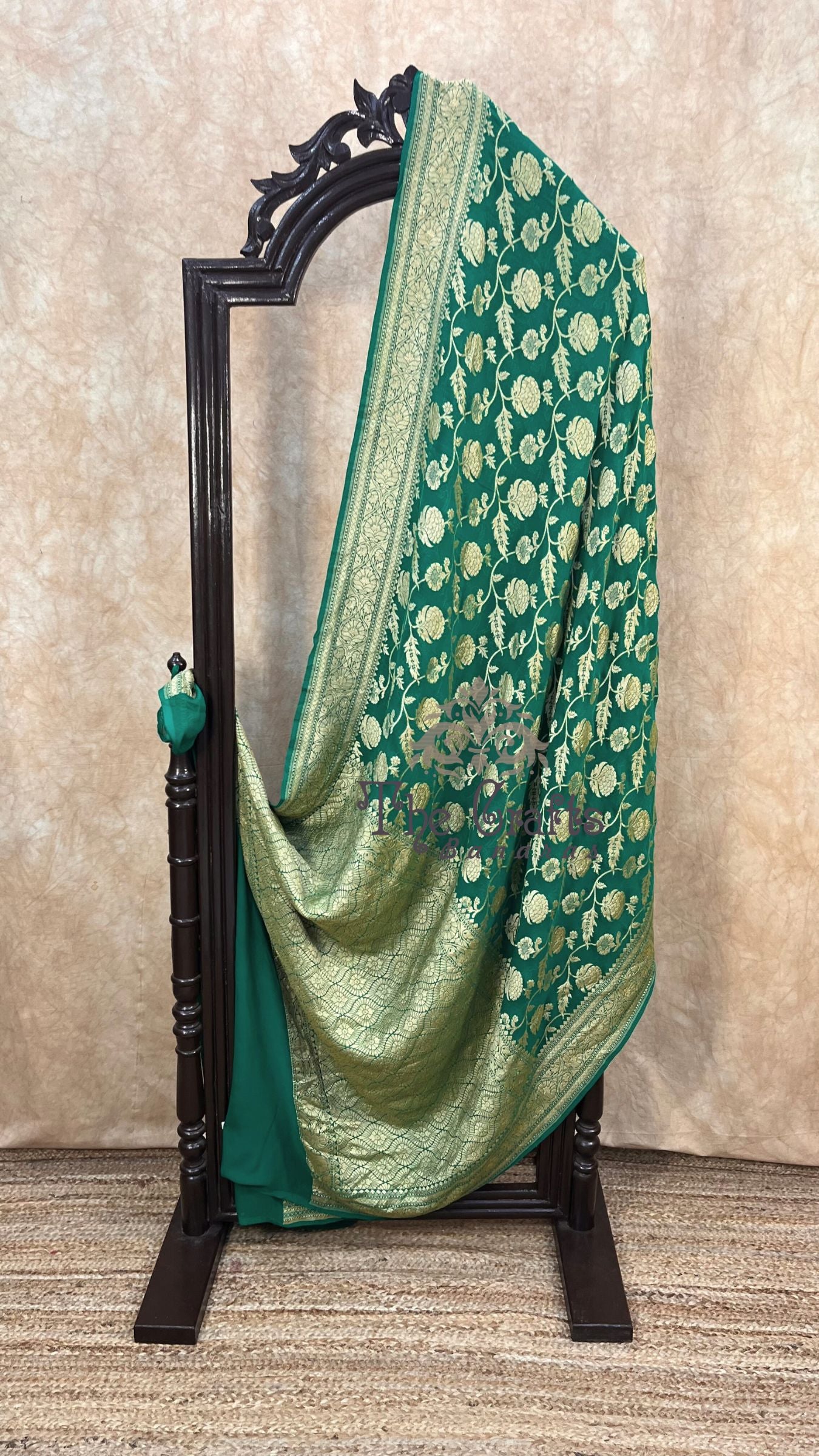 Pure Georgette Handloom Banarasi Saree - Gold zari with meenakari