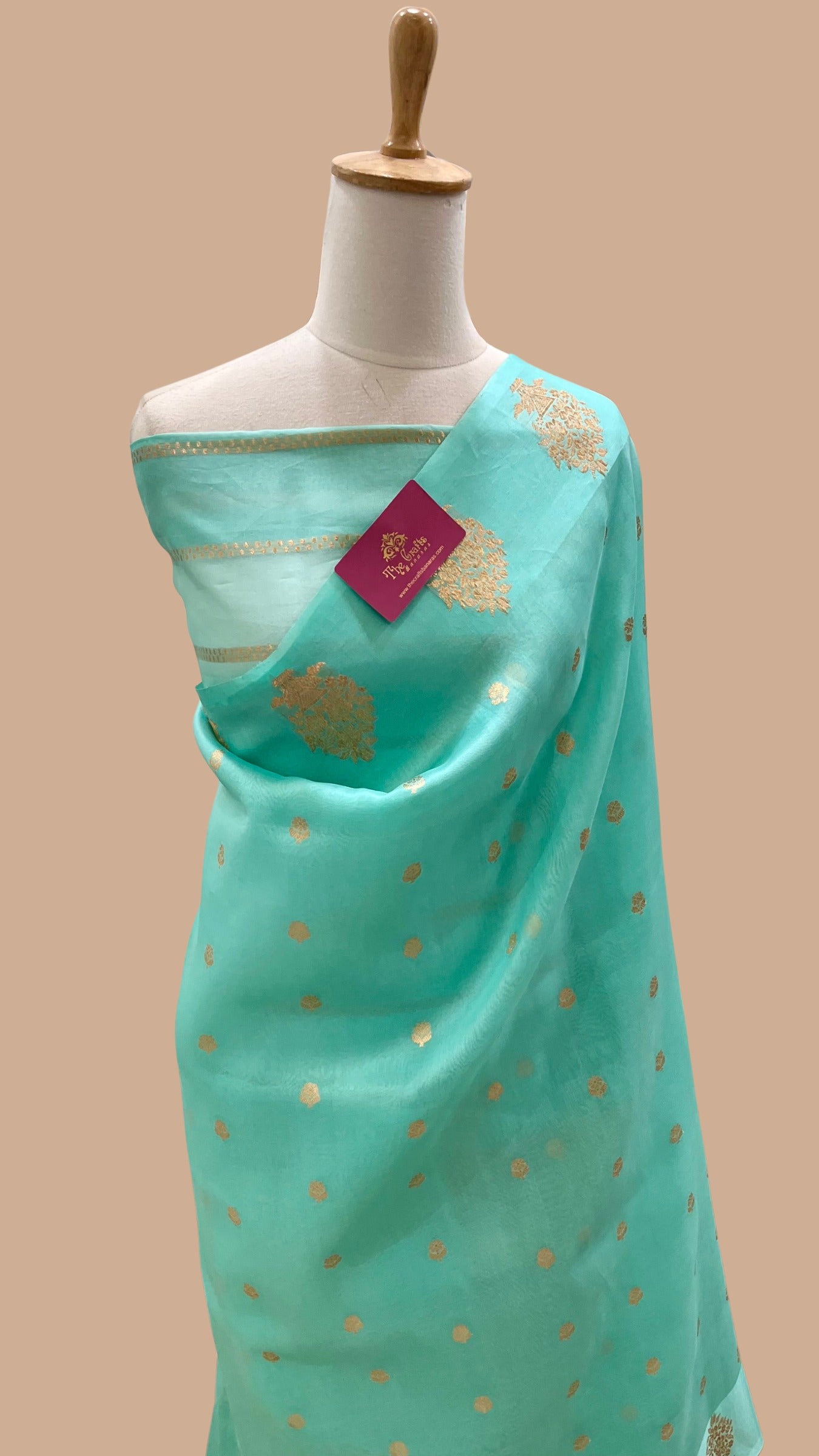Pure Kora Silk Handloom Banarasi Saree - with kadhua motifs