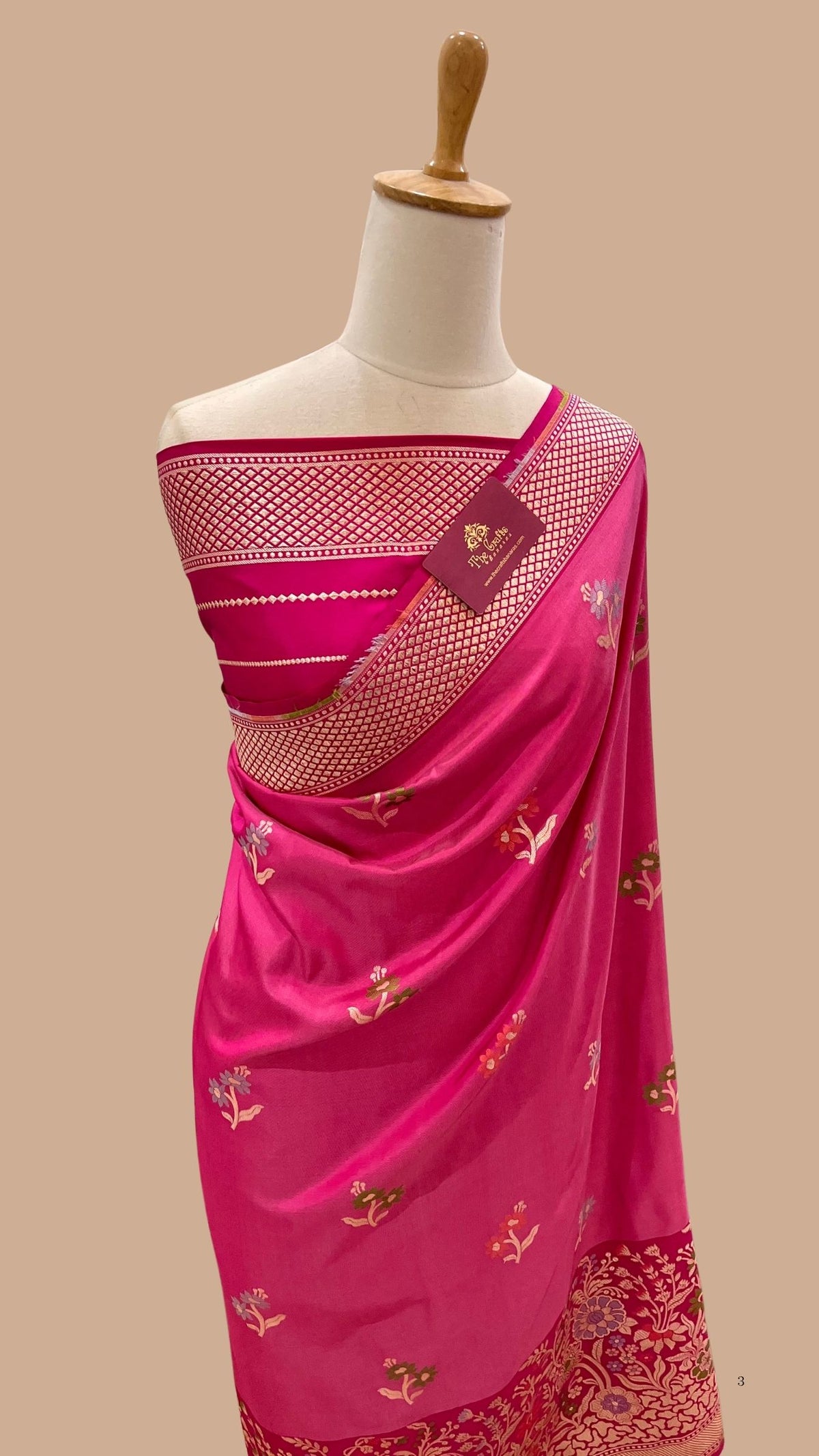 Pure Ektara Katan Silk Handloom Banarasi Saree - with kadhua meenakari motifs