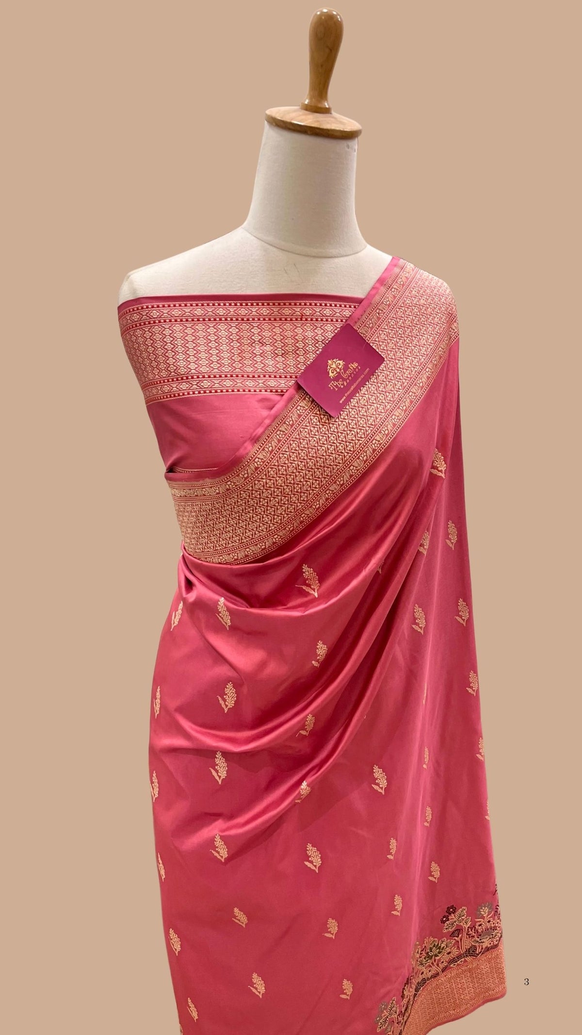 Pure Katan Silk Handloom Banarasi Saree - with kadhua meenakari motifs