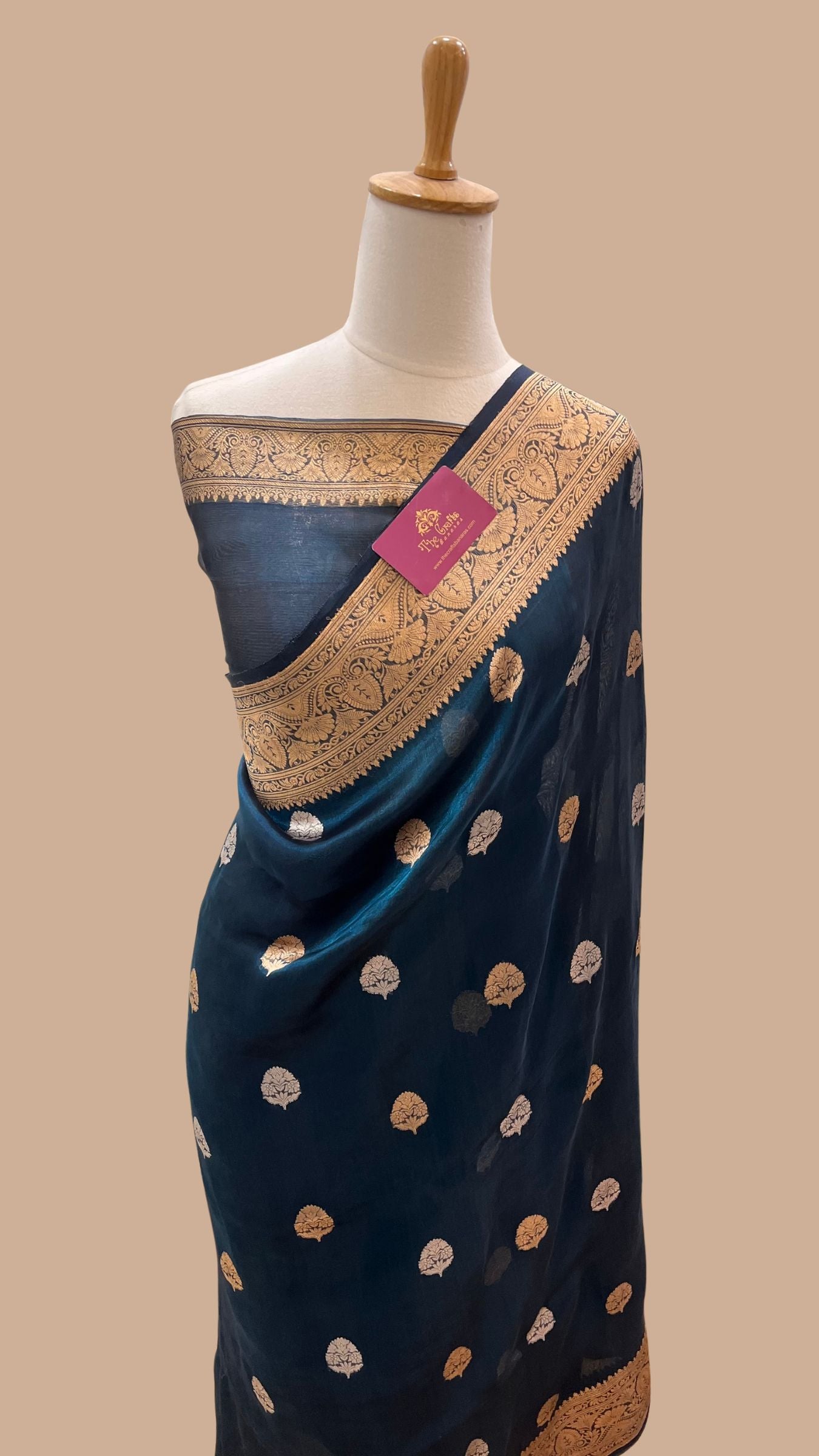 Pure Tissue Silk Handloom Banarasi Saree - with kadhua motifs