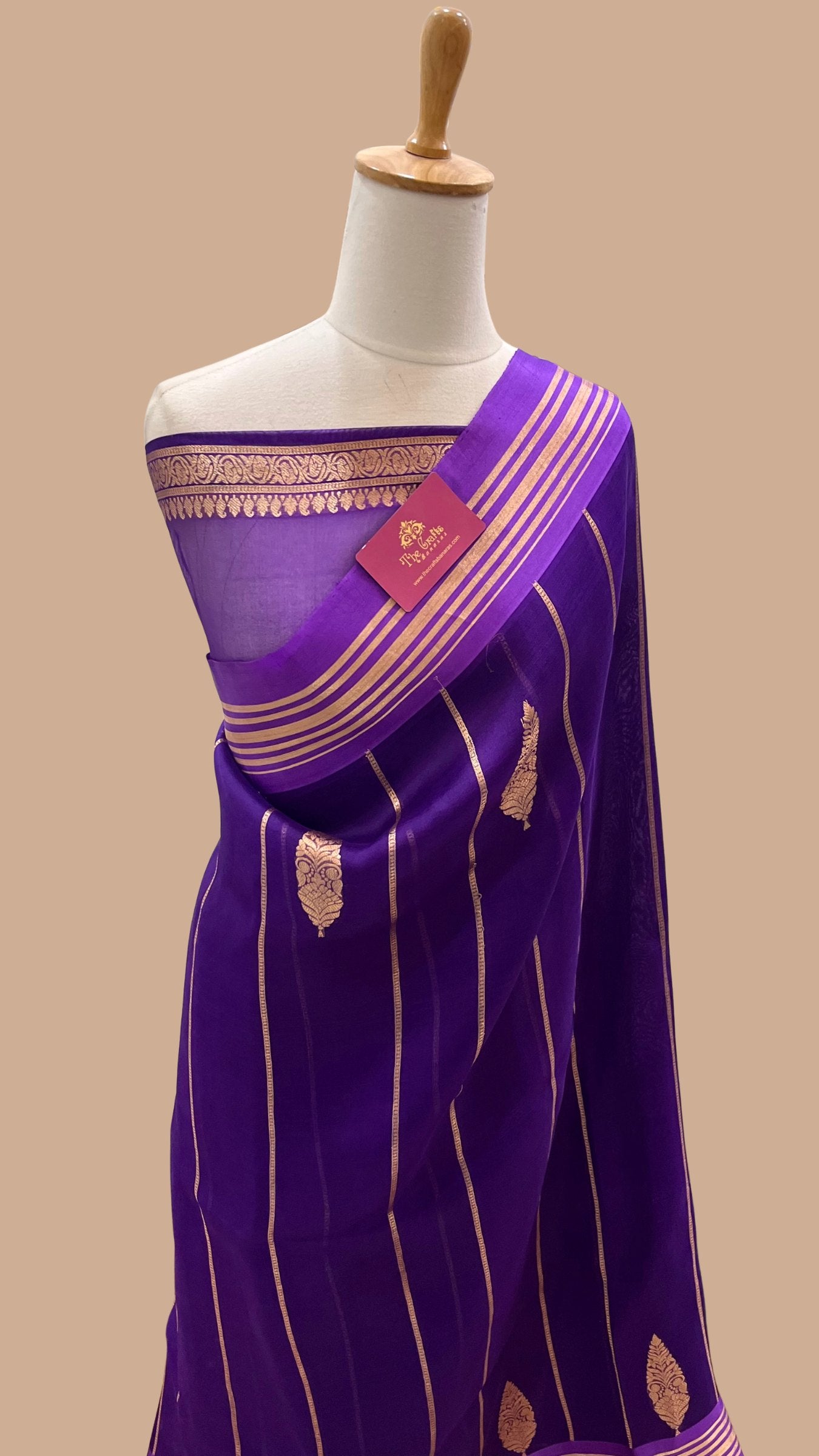 Pure Kora Silk Handloom Banarasi Saree - with kadhua motifs