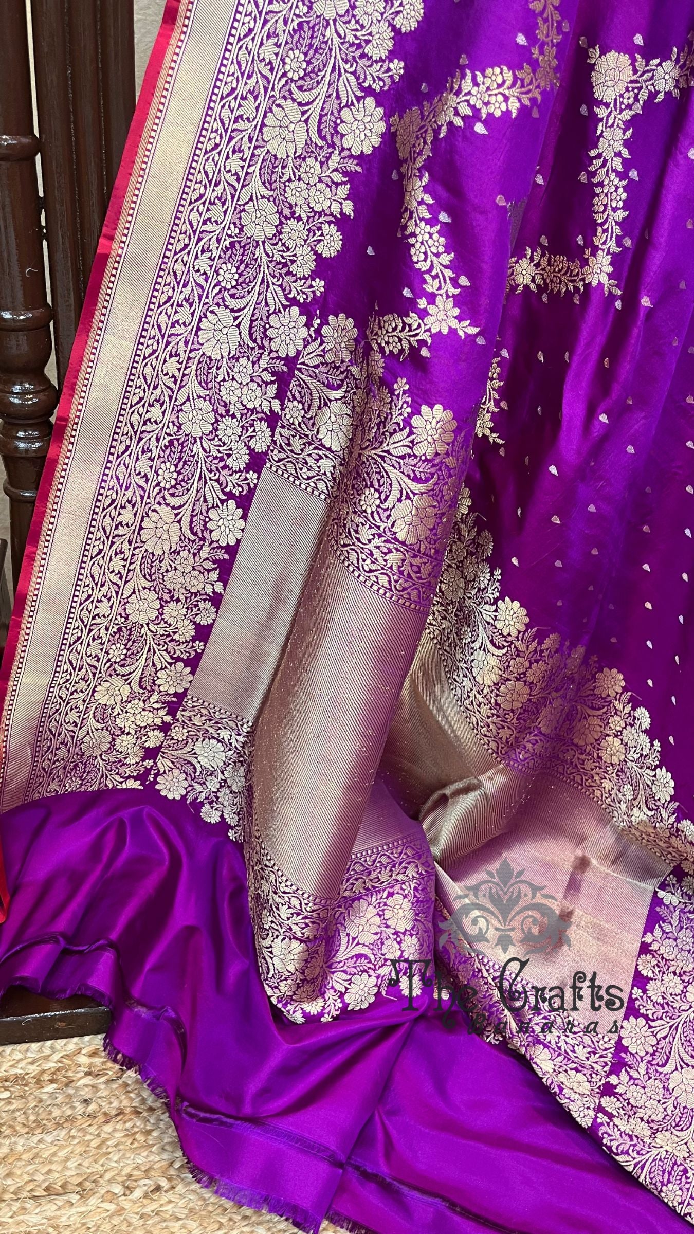 Pure Katan Silk Handloom Banarasi Saree - With Kadhua Meenakari work