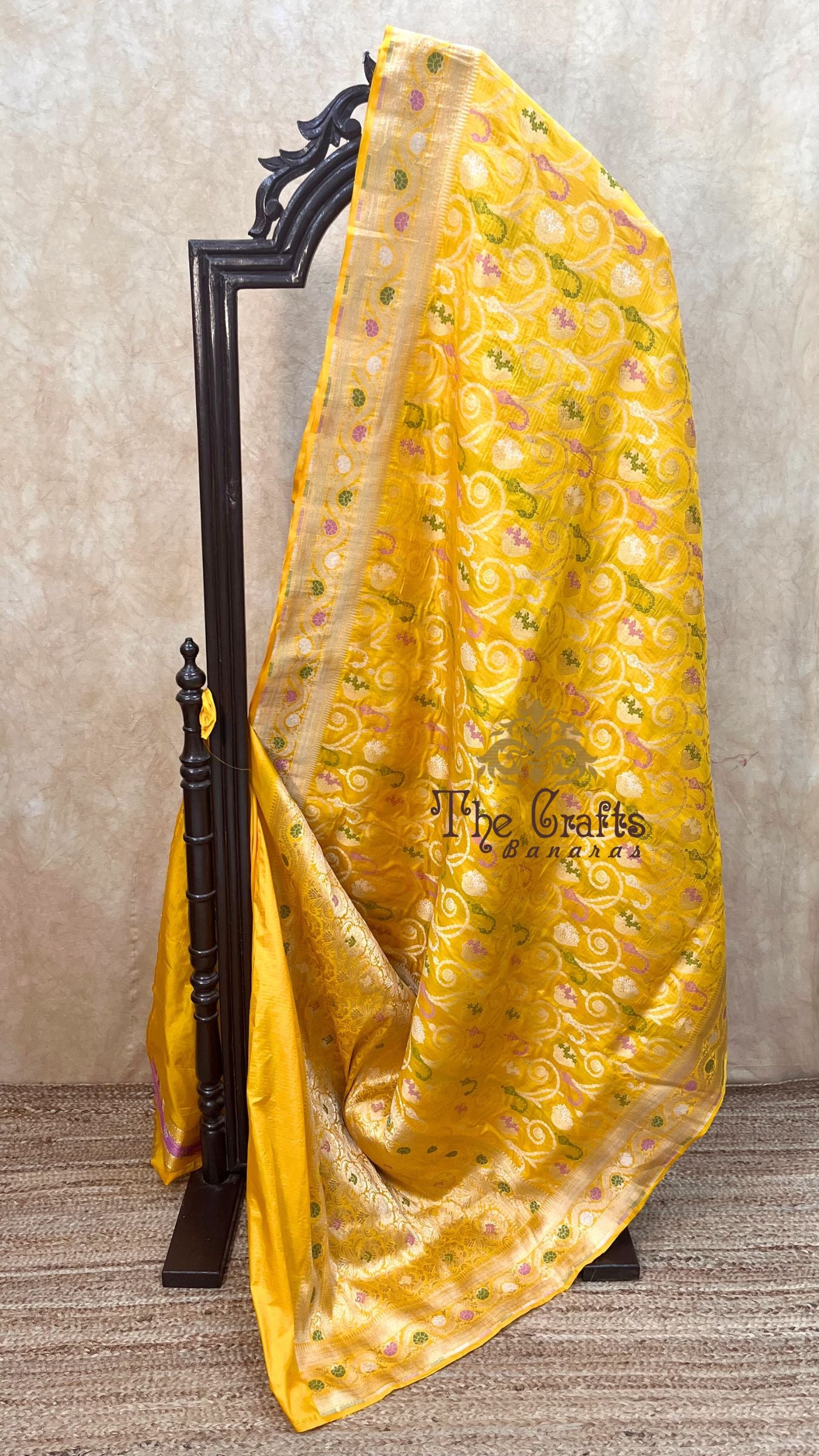 Pure Katan Silk Handloom Banarasi Saree - Jaal Work With Meenakari