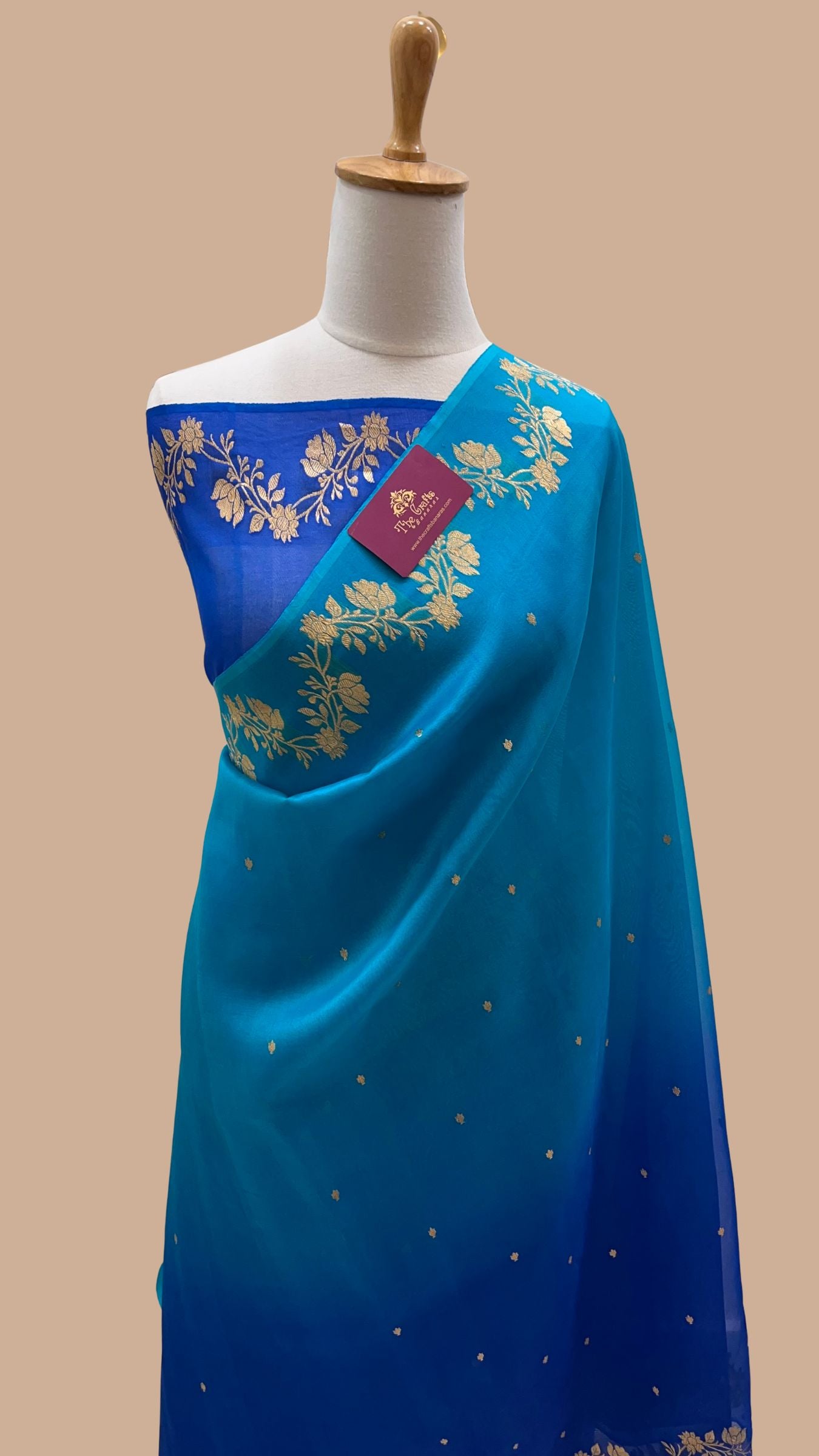 Pure Kora Silk Handloom Banarasi Saree - With Kadhua motifs