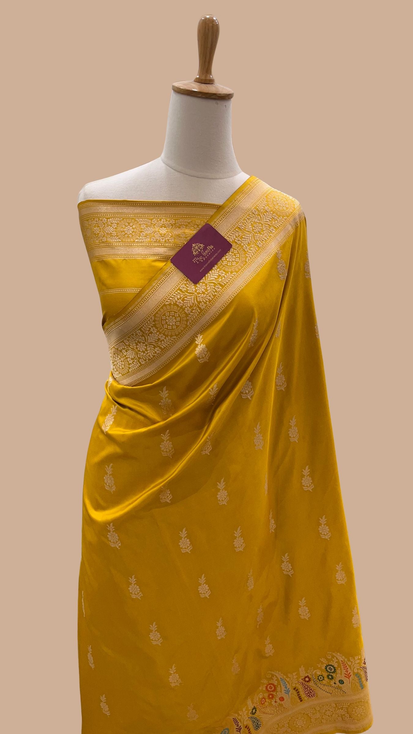 Pure Katan Silk Handloom Banarasi Saree - with kadhua meenakari motifs