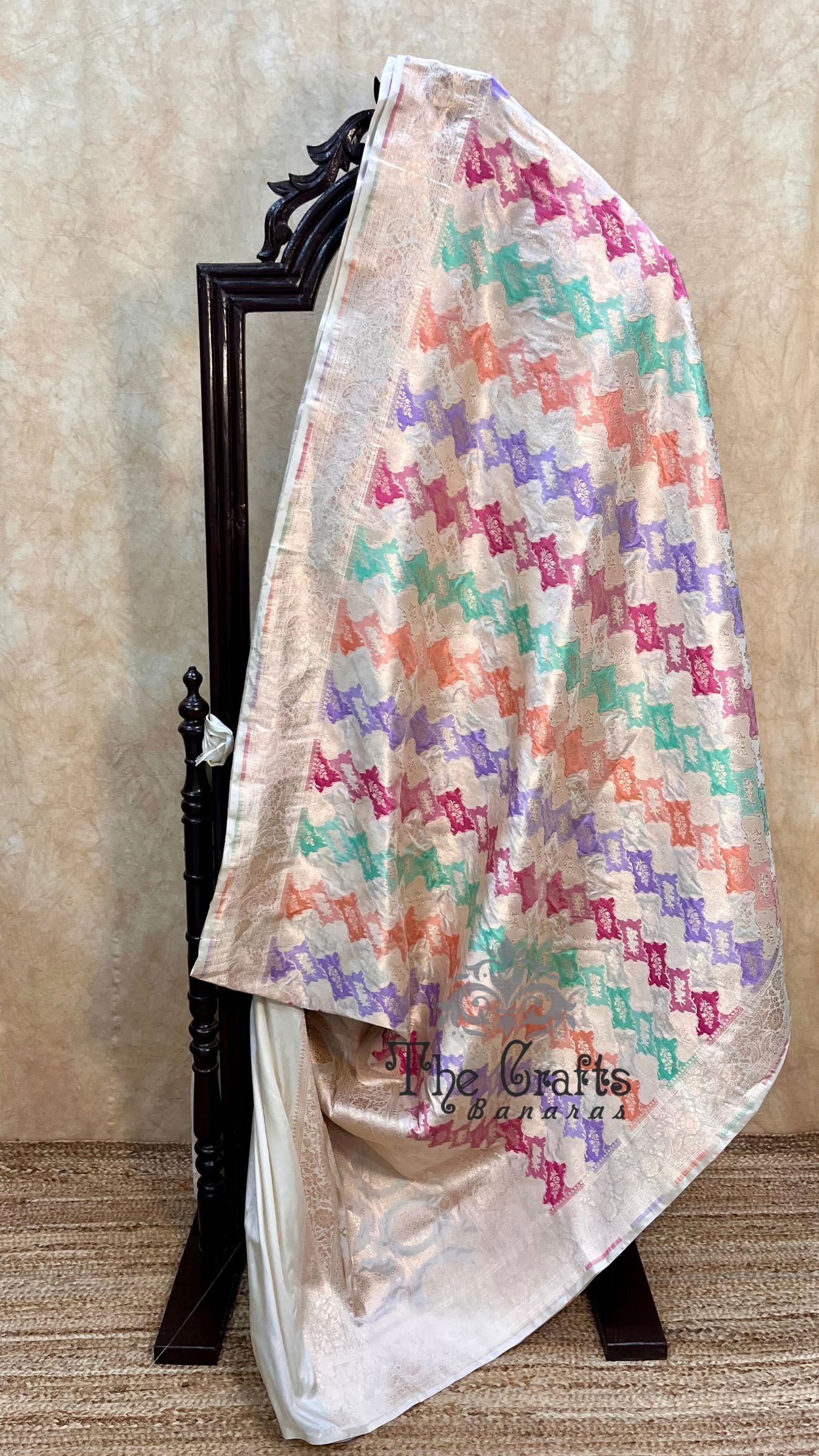 Rangkat Pure Katan Silk Handloom Banarasi Saree - Jaal Work With Meenakari