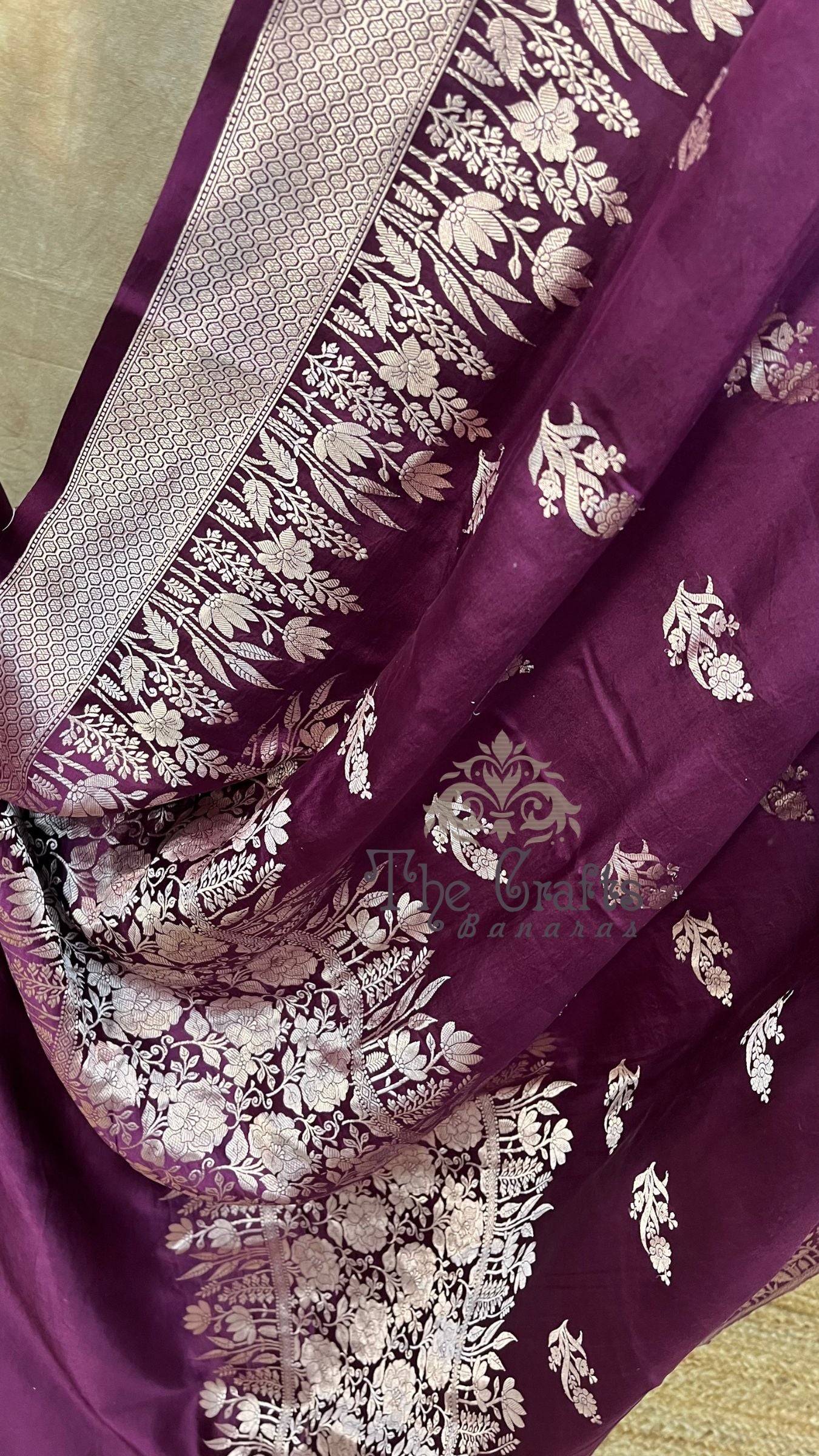 Pure Mashru Silk Handloom Banarasi Saree - with kadhua border buti