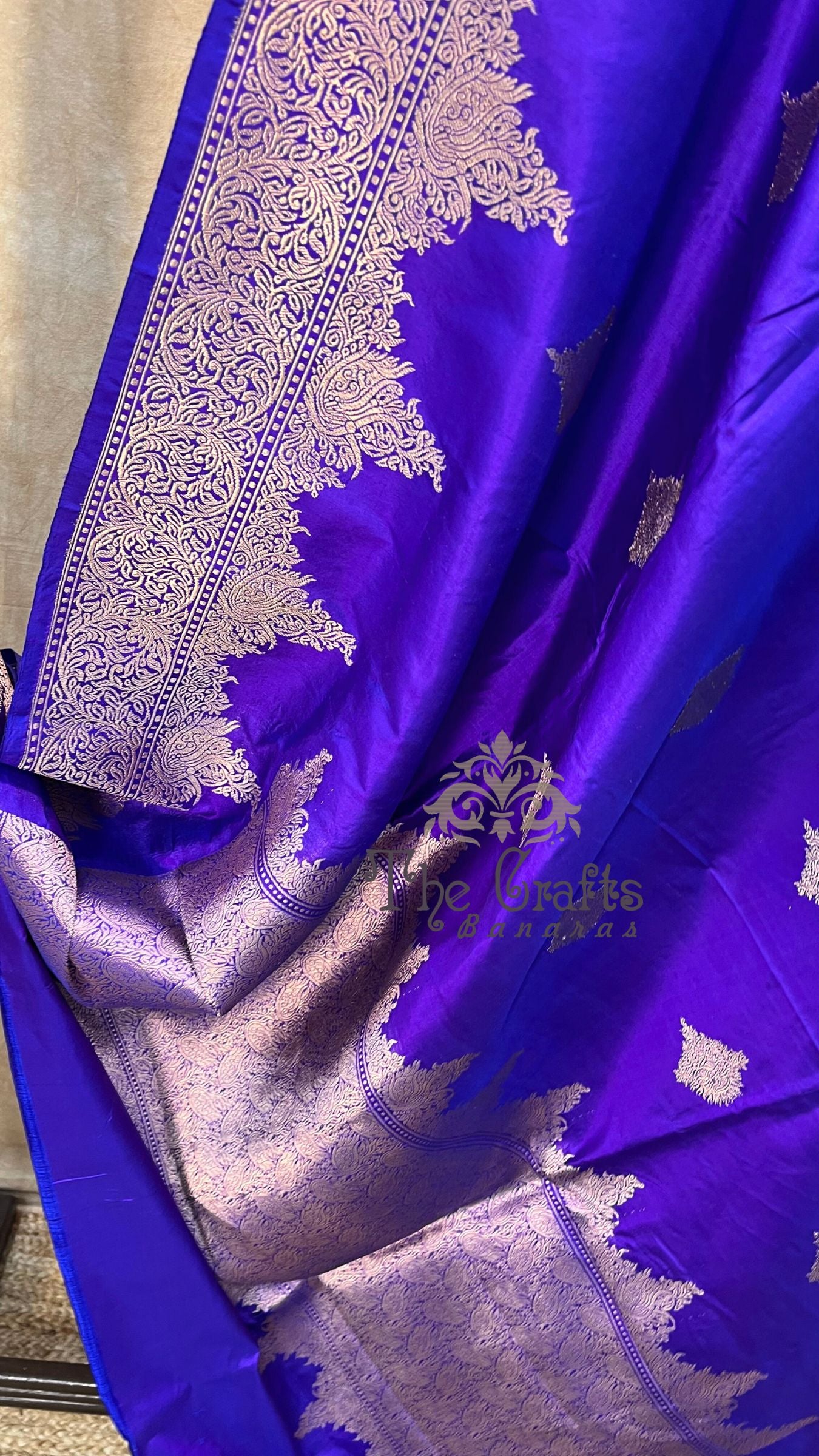 Pure Katan Silk Handloom Banarasi Saree - Jaal work lo