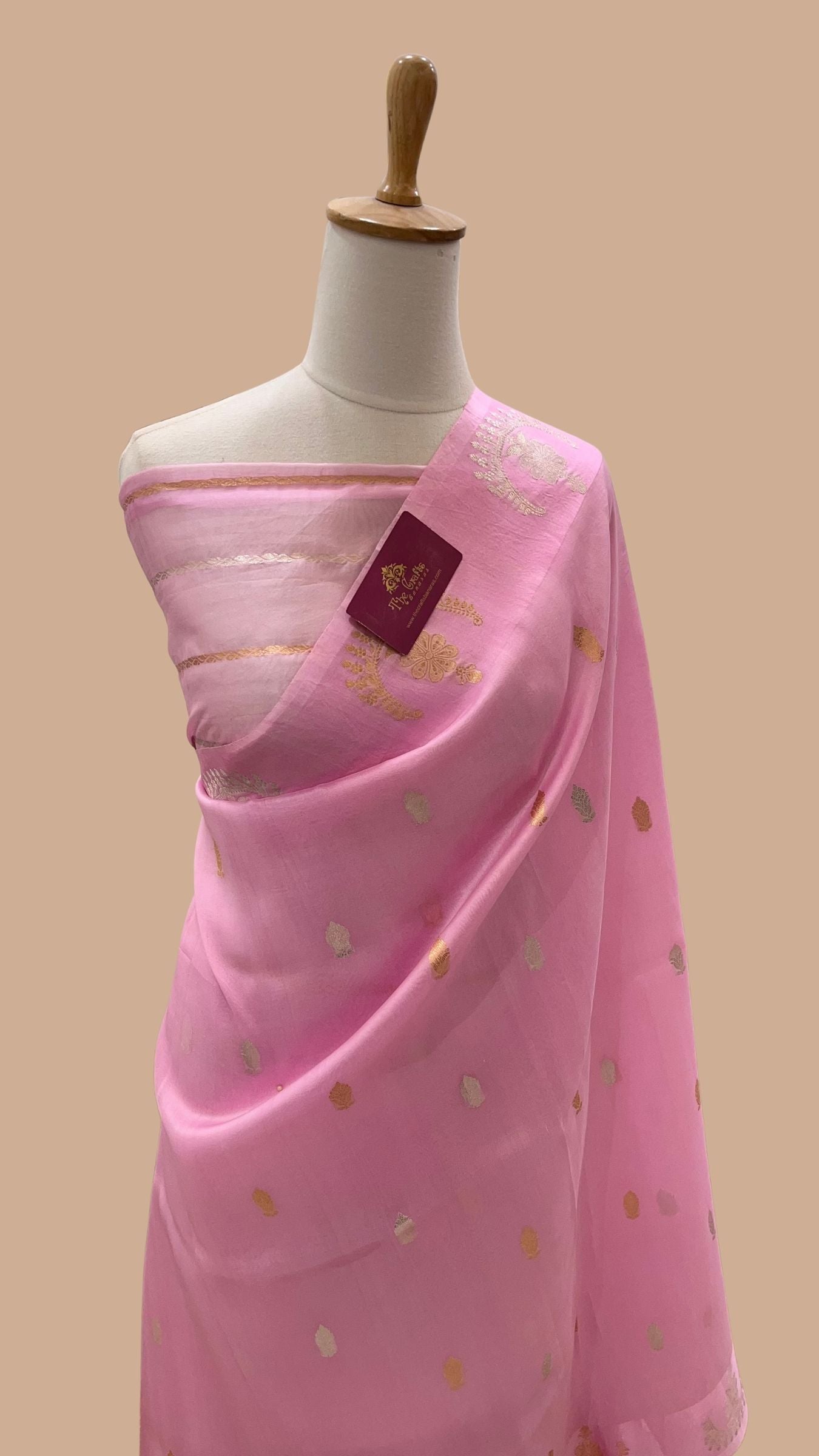 Pure Kora Silk Handloom Banarasi Saree - With Kadhua motifs