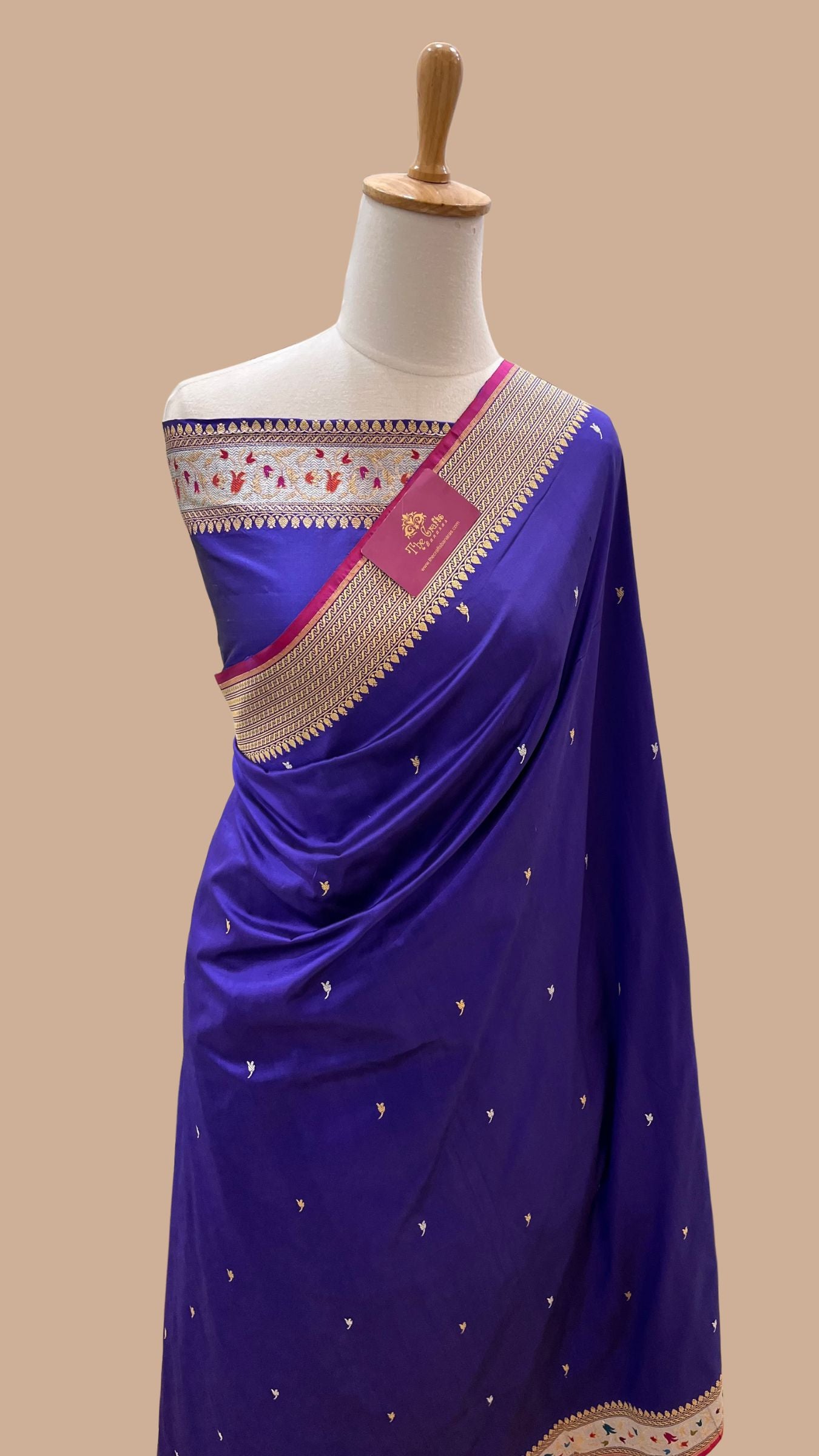 Pure Katan Silk Handloom Banarasi Saree - with kadhua meenakari motifs