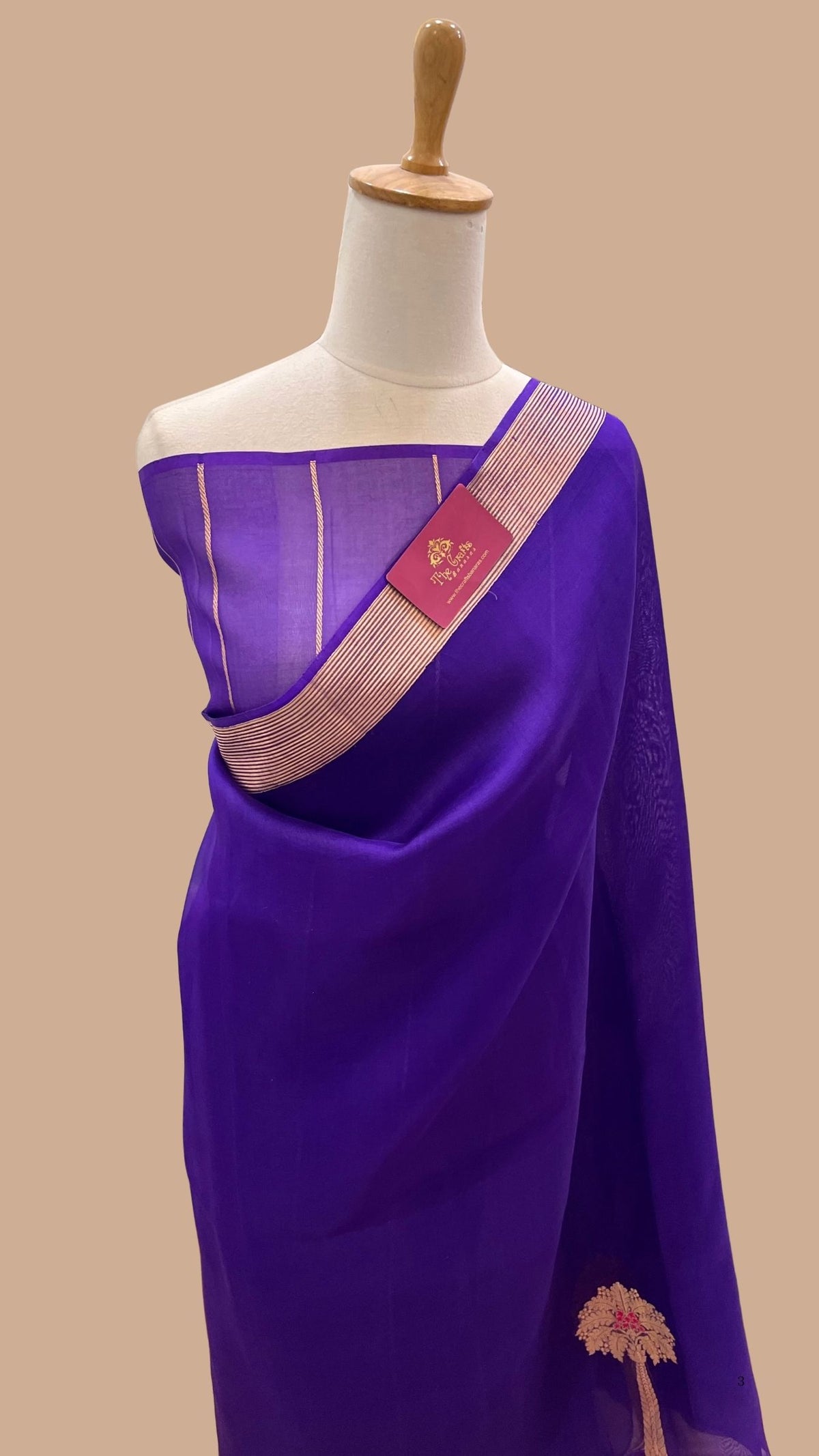 Pure Kora Silk Handloom Banarasi Saree - With Kadhua motifs