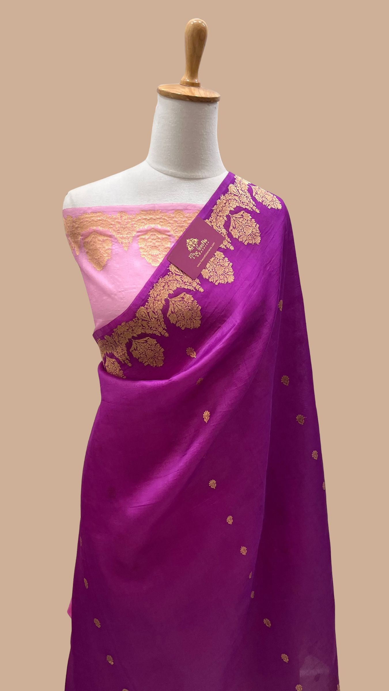 Pure Kora Silk Handloom Banarasi Saree - With Kadhua motifs