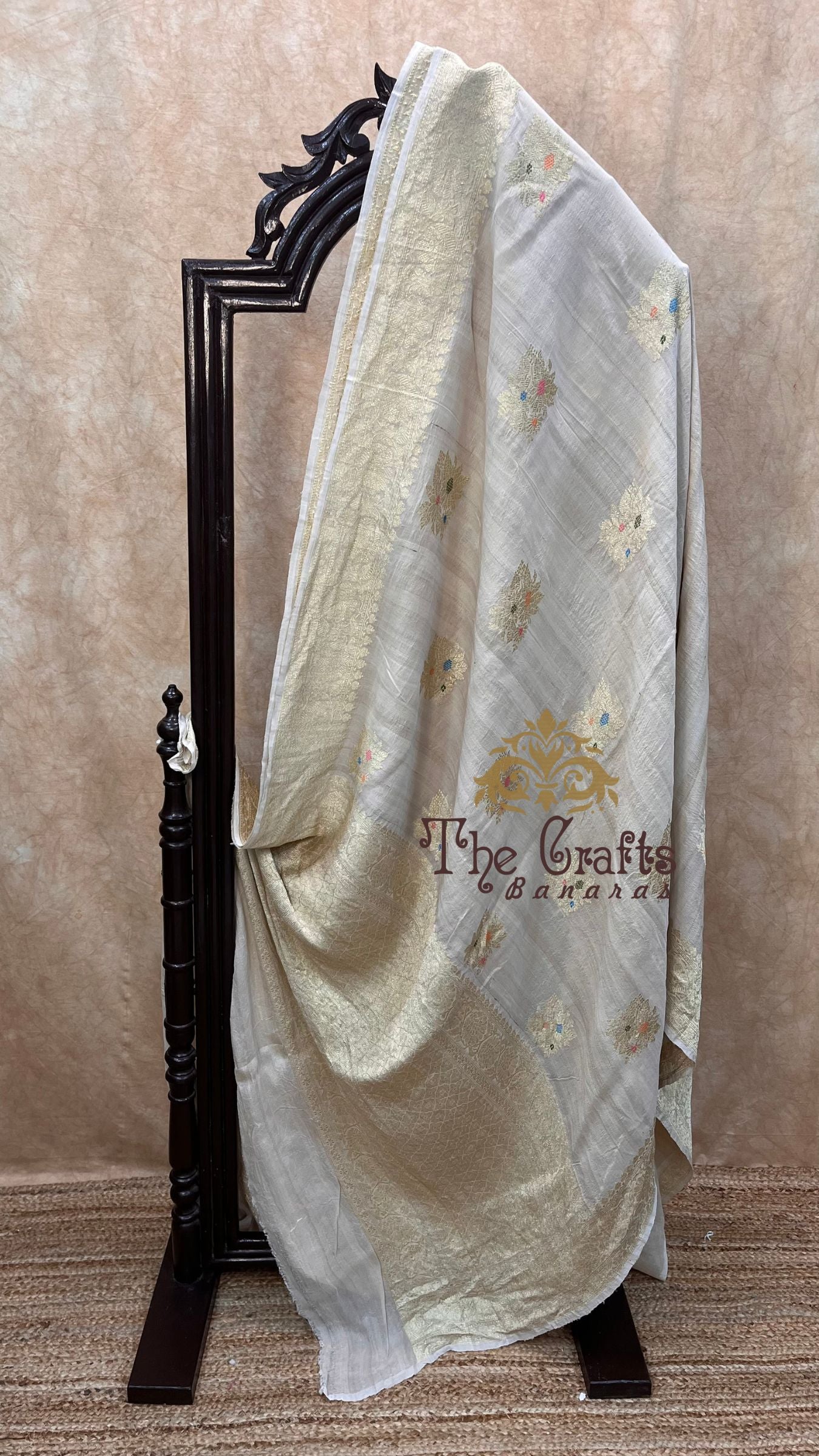 Pure Tussar Georgette Handloom Banarasi Saree - With Kadhua Meenakari Motifs