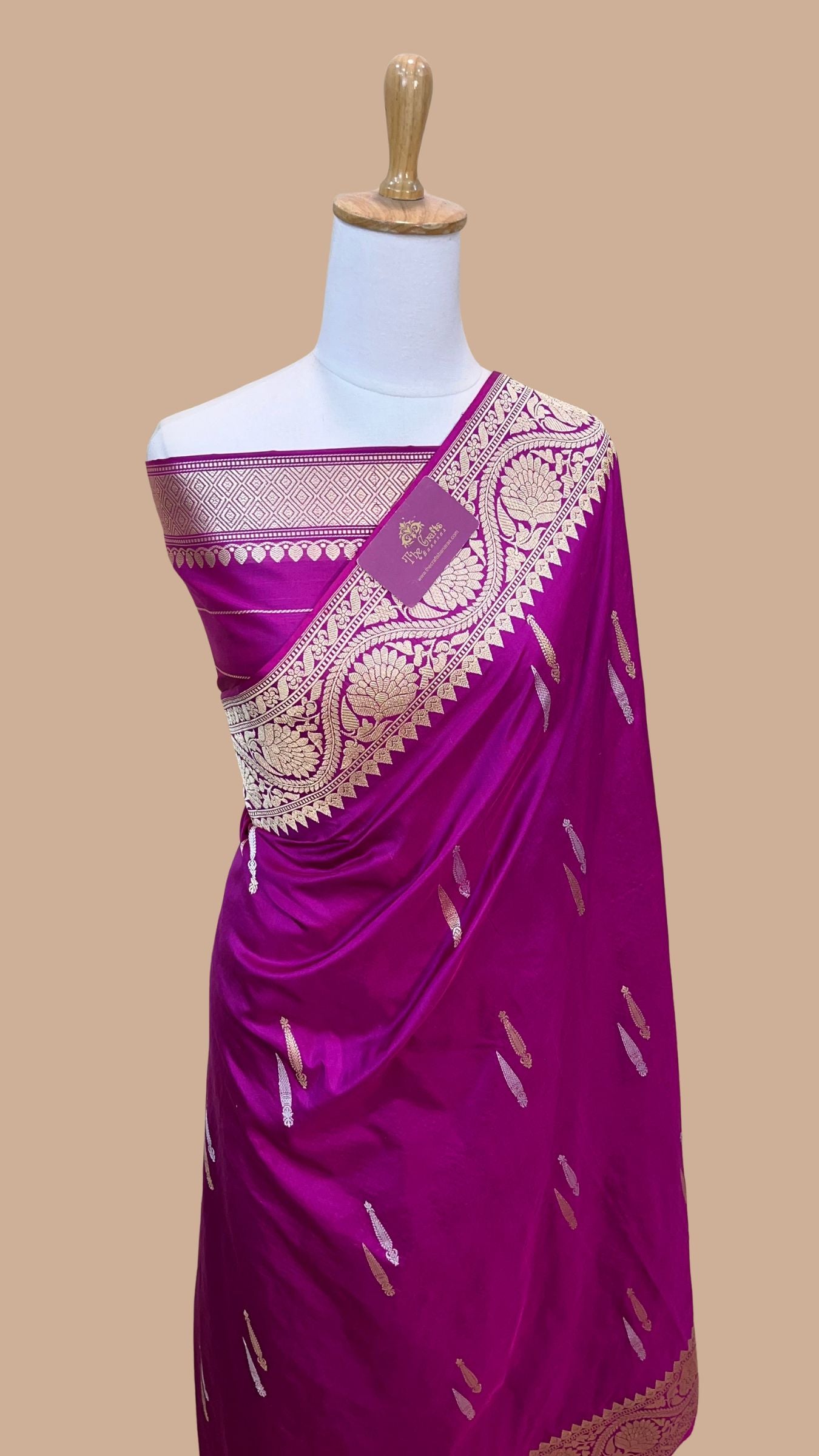 Pure Katan Silk Handloom Banarasi Saree - with sona rupa kadhua motifs