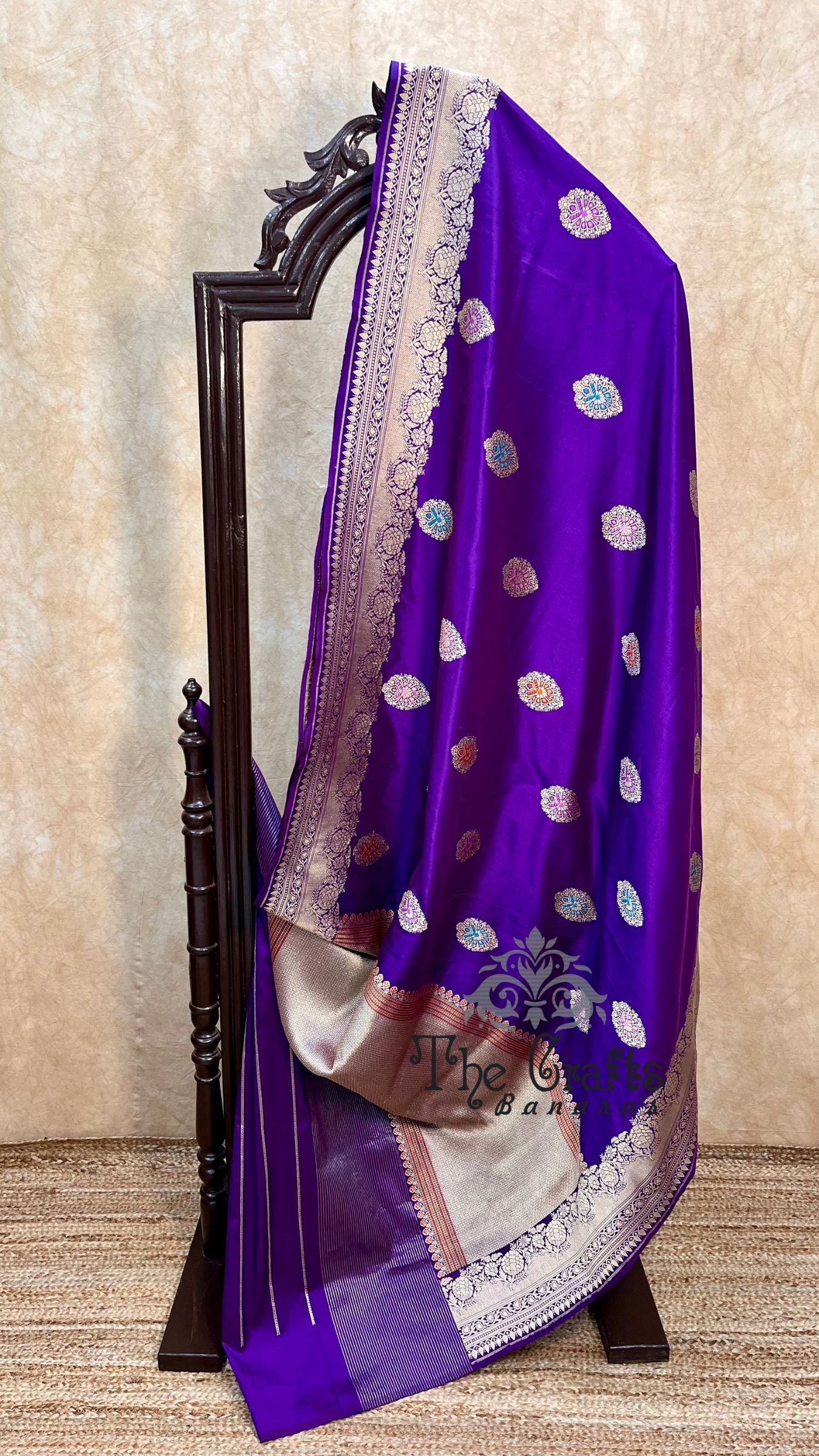 Pure Katan Silk Handloom Banarasi Saree - with kadhua meenakari motifs