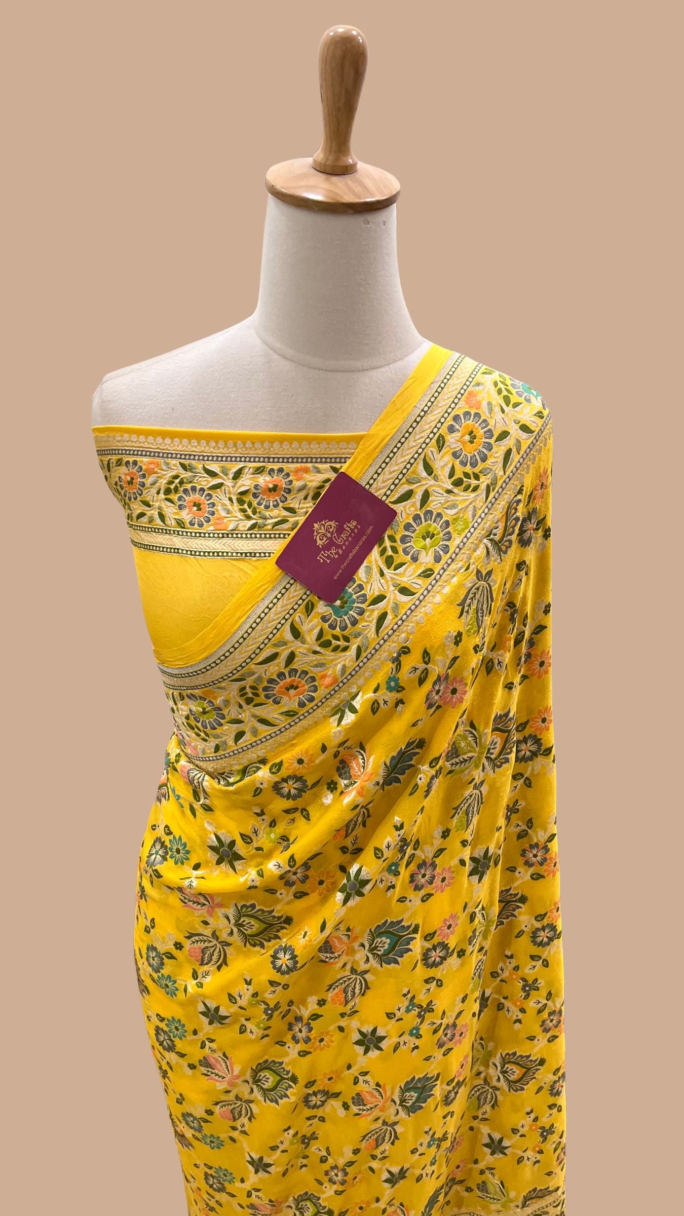 Pure Khaddi Georgette Handloom Banarasi Saree - Jaal with Meenakari