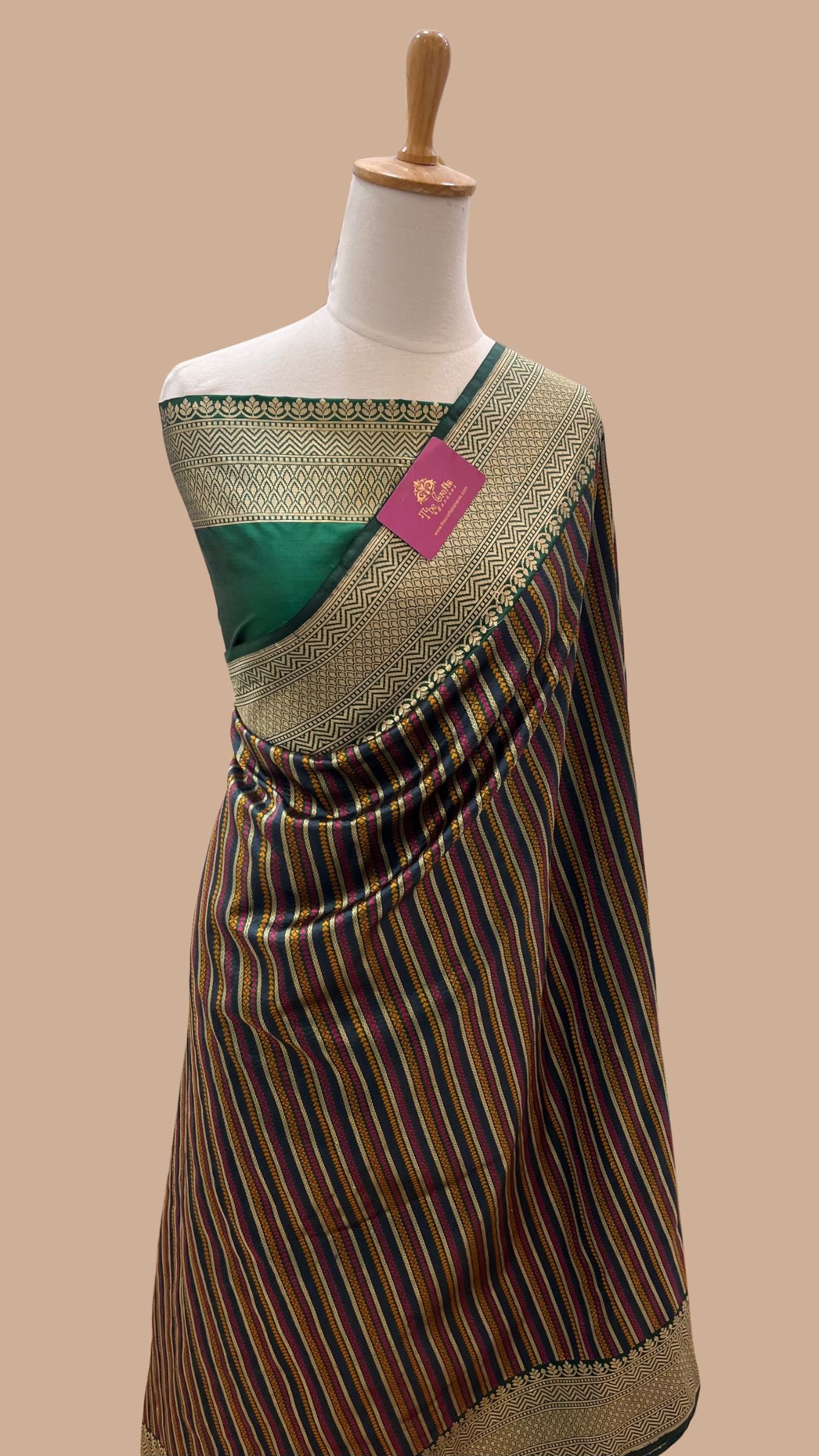 Rangkat Pure Katan Silk Handloom Banarasi Saree - with kadhua work
