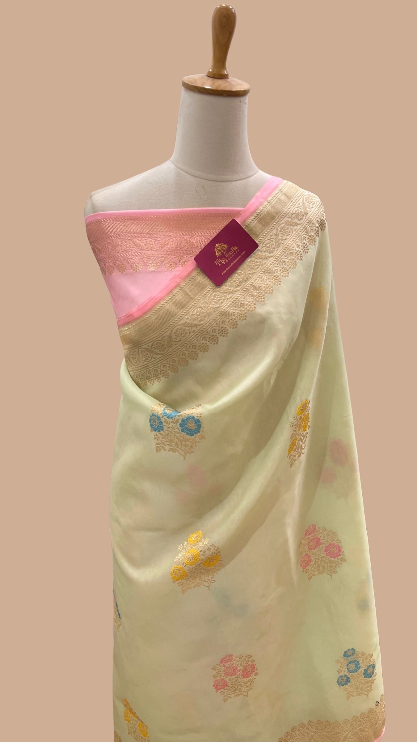 Pure Kora Silk Handloom Banarasi Saree - Meenakari Guldasta Bootis