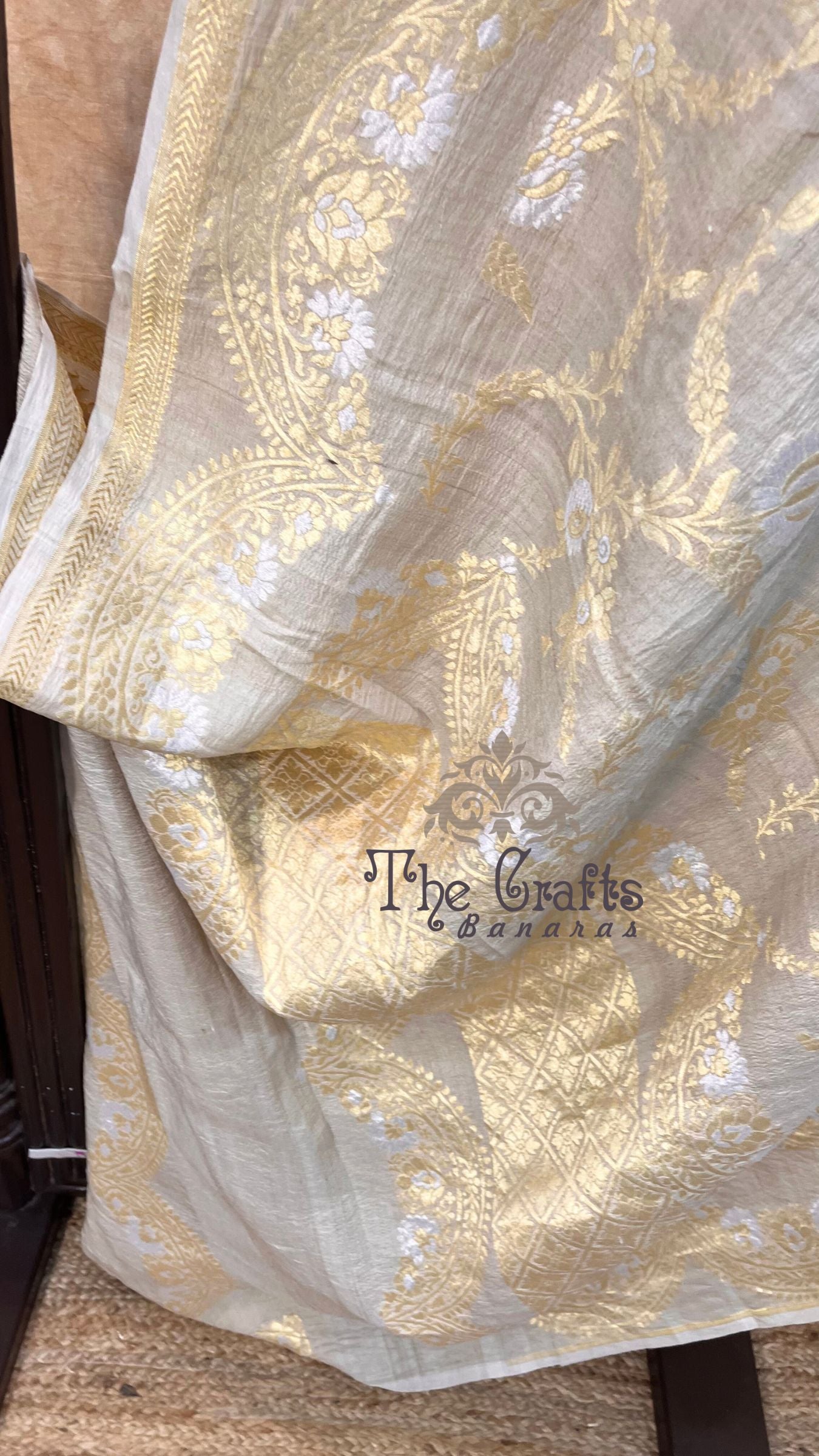 Tussar Georgette Handloom Banarasi Saree - Meenakari