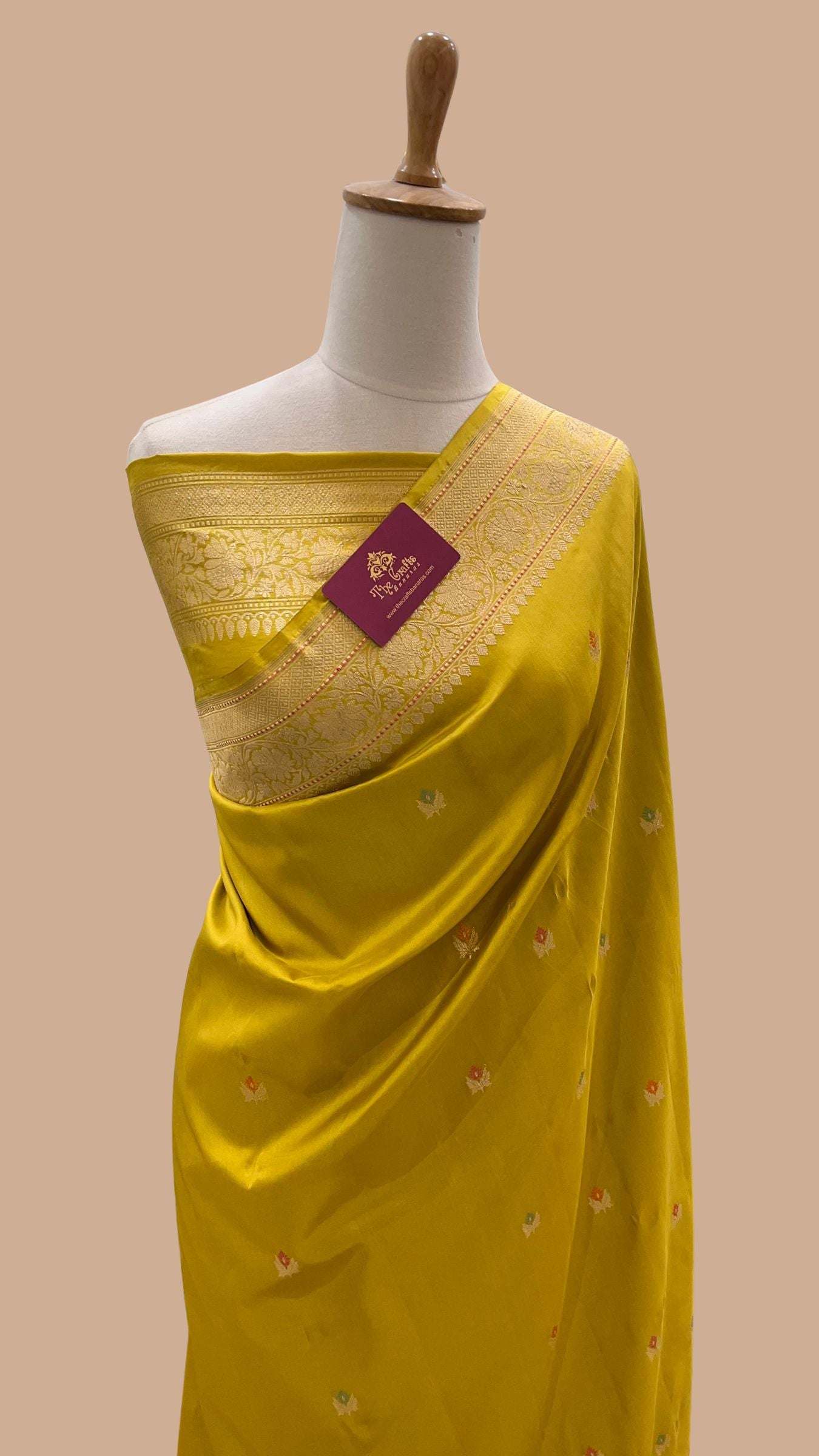 Pure Katan Silk Handloom Banarasi Saree - with kadhua motifs