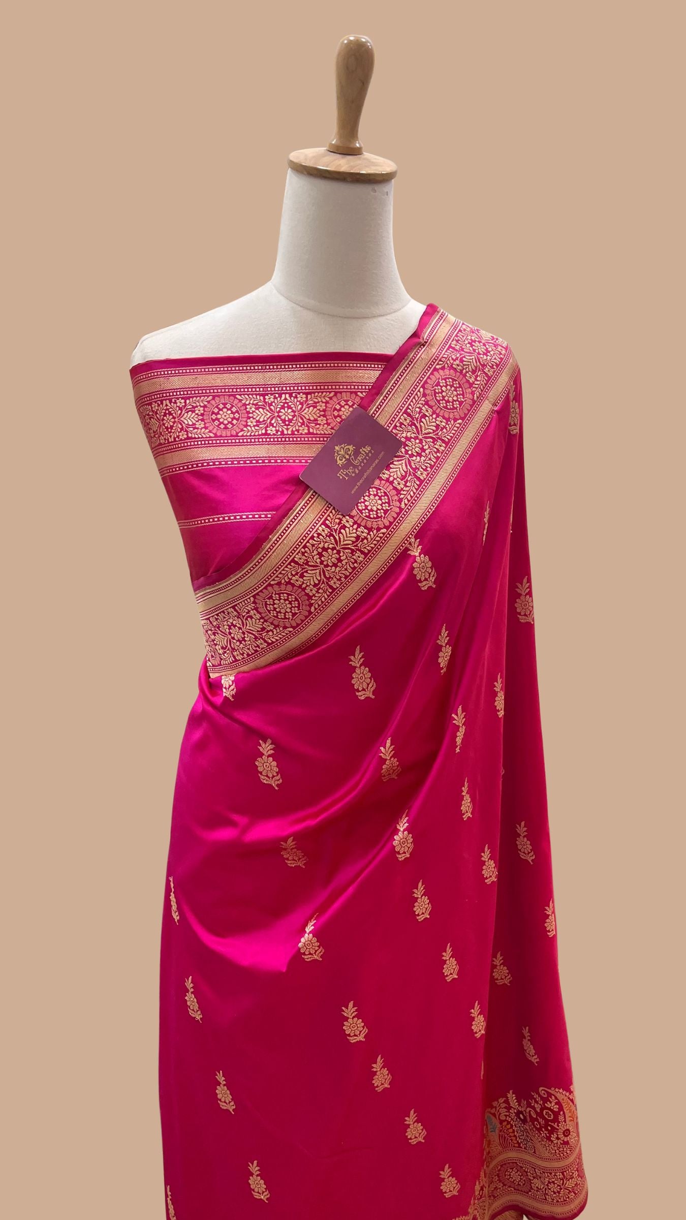 Pure Katan Silk Handloom Banarasi Saree - with kadhua meenakari motifs