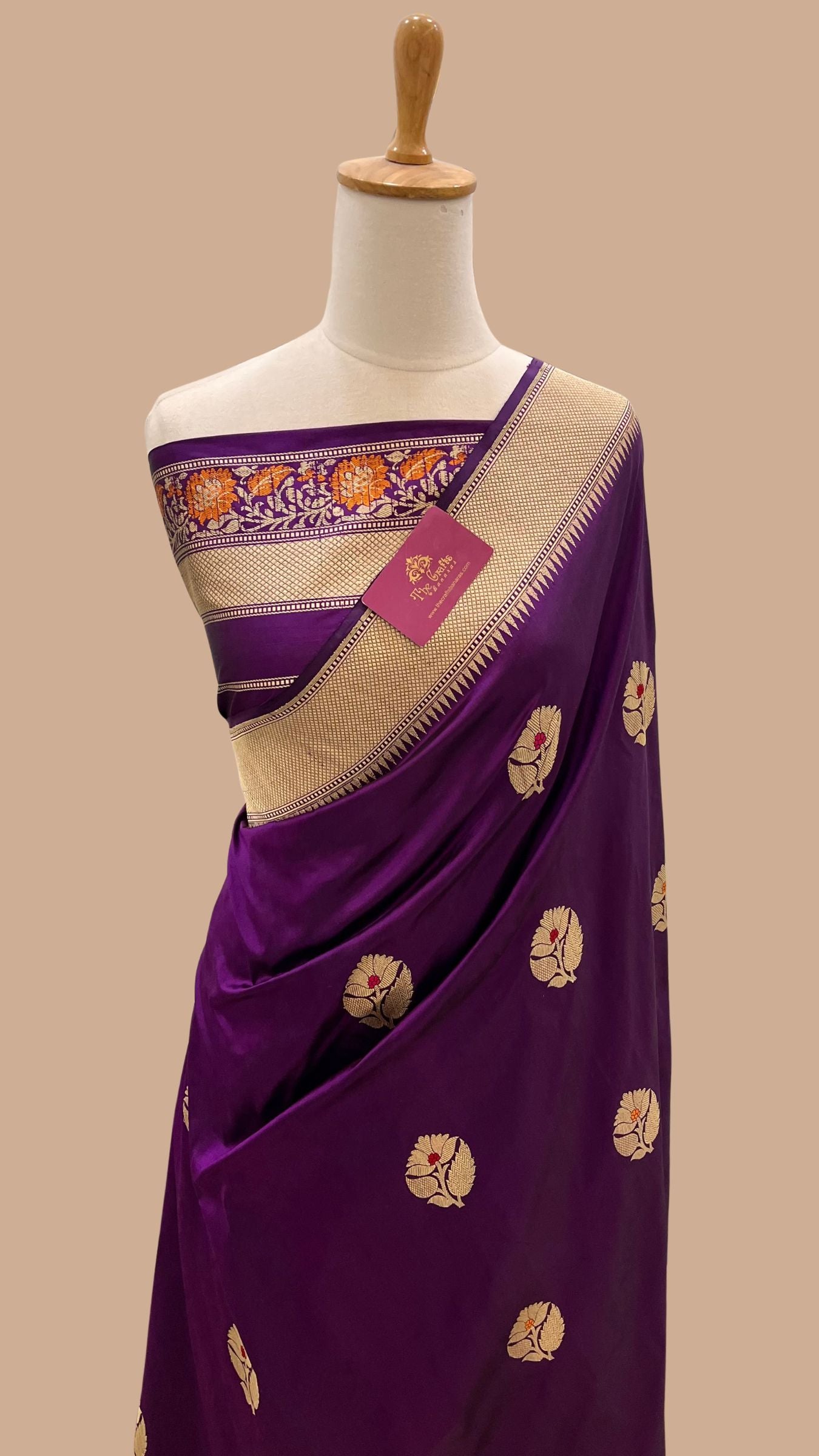 Pure Katan Silk Handloom Banarasi Saree - with kadhua meenakari motifs