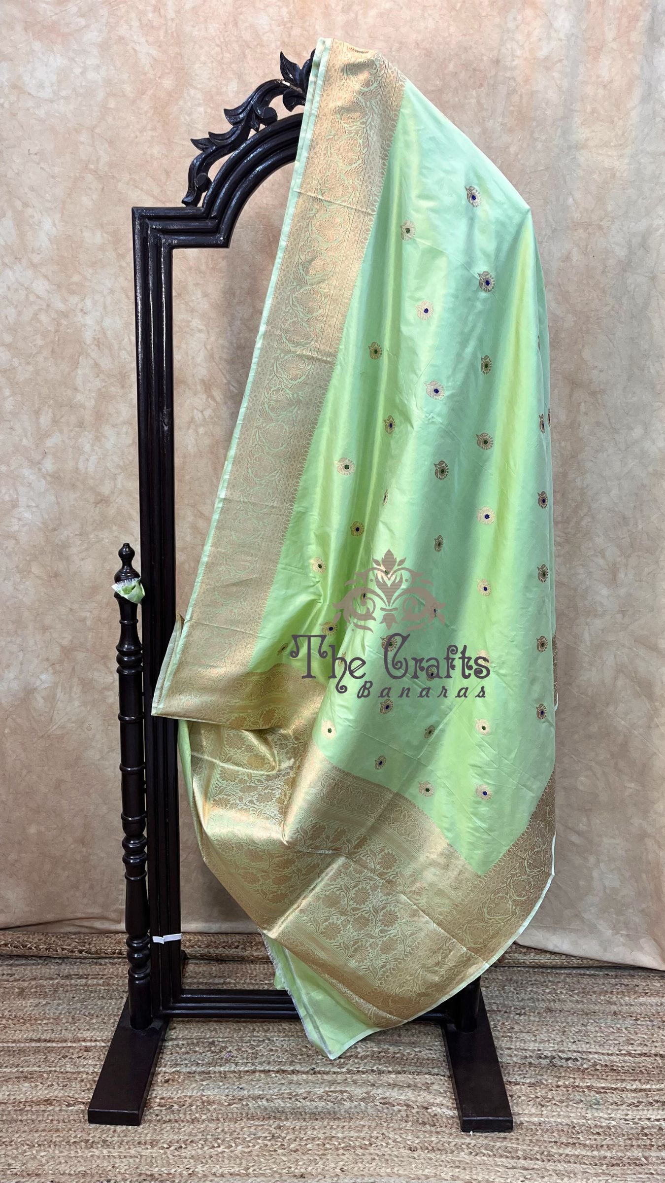 Pure Katan Silk Handloom Banarasi Saree - Kadhua Buti