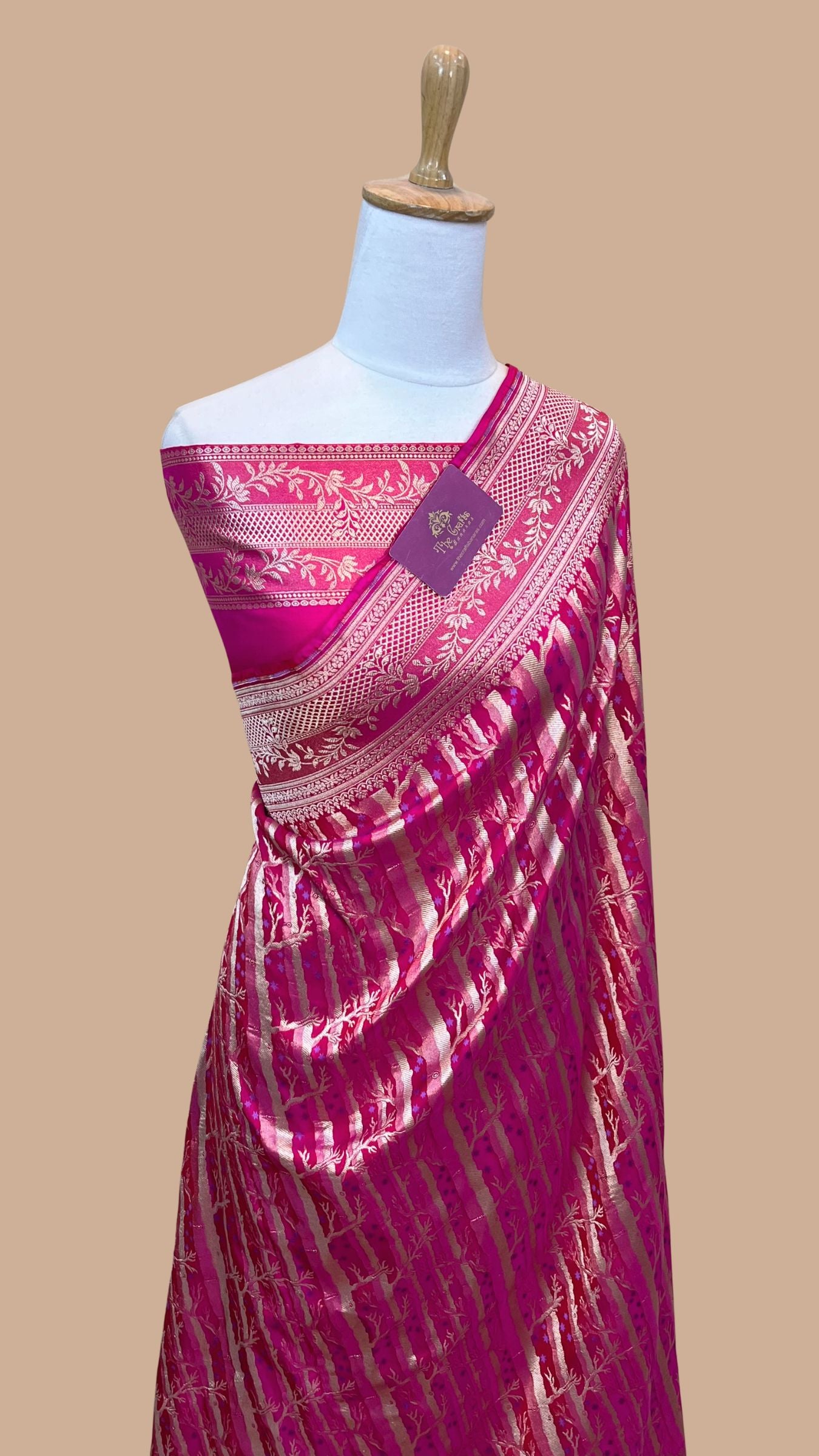 Pure Katan Silk Handloom Banarasi Saree - Jall With Meenakari