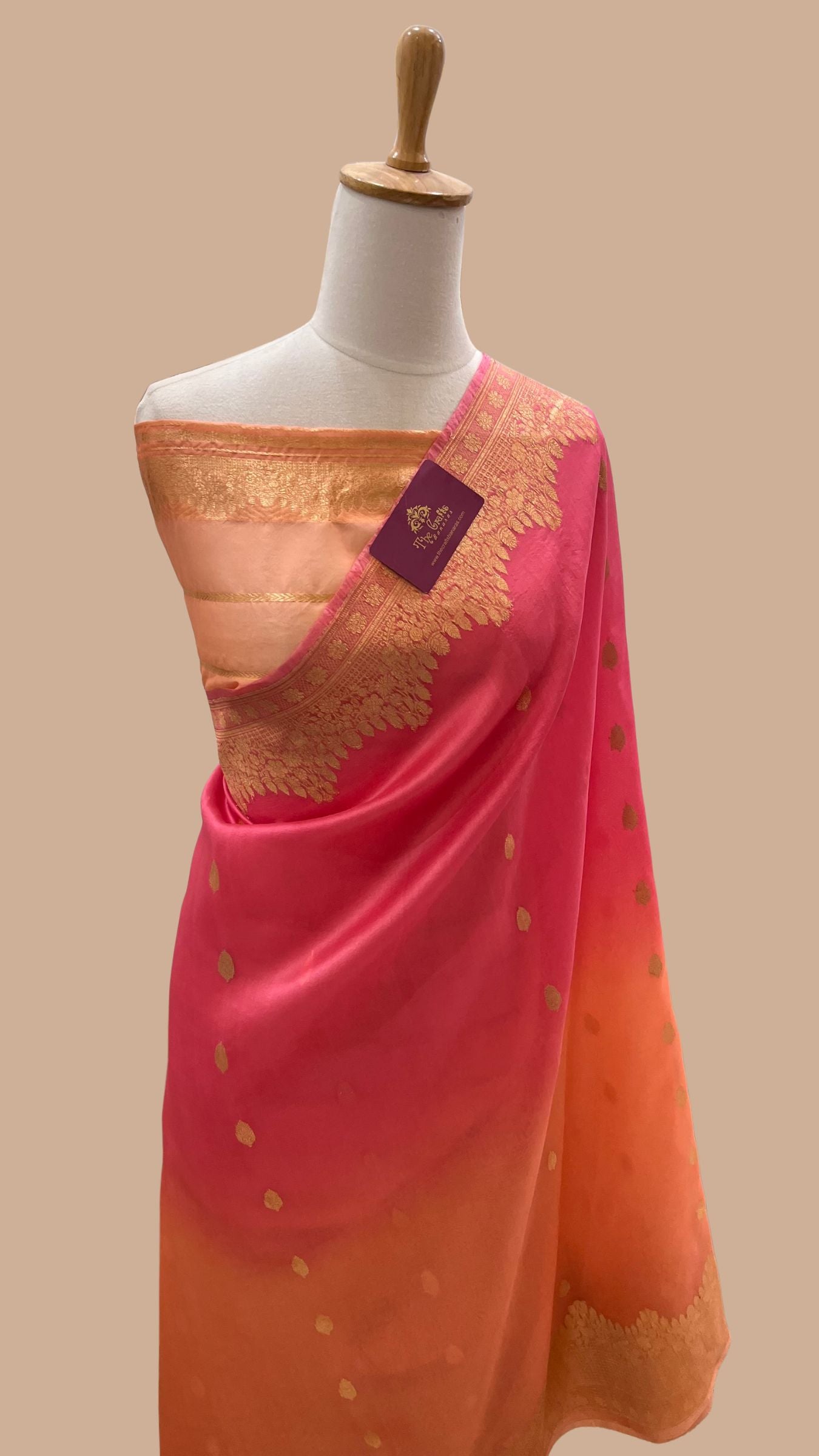 Pure Kora Silk Handloom Banarasi Saree - With Kadhua motifs