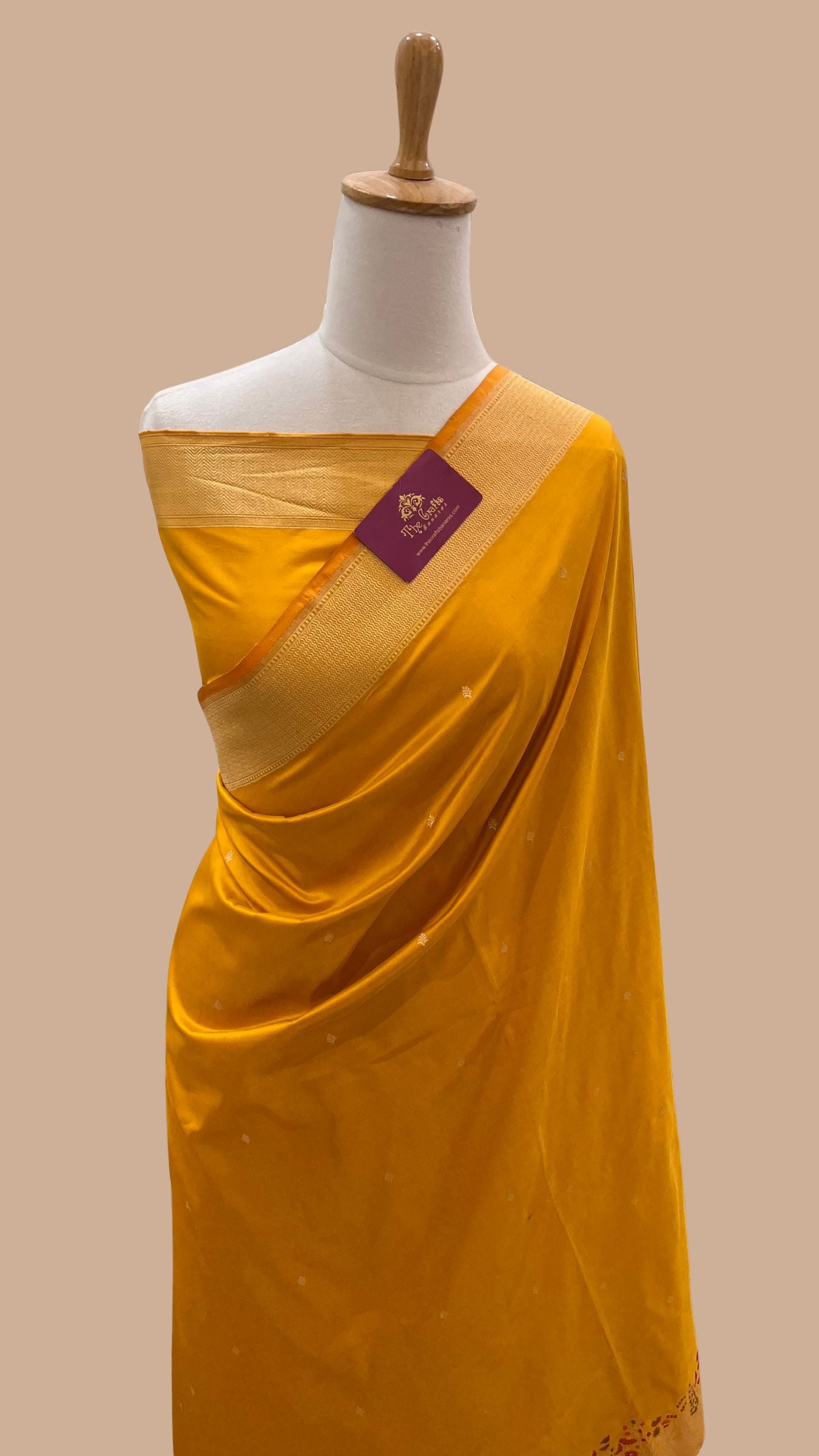 Pure Katan Silk Handloom Banarasi Saree - with kadhua meenakari motifs
