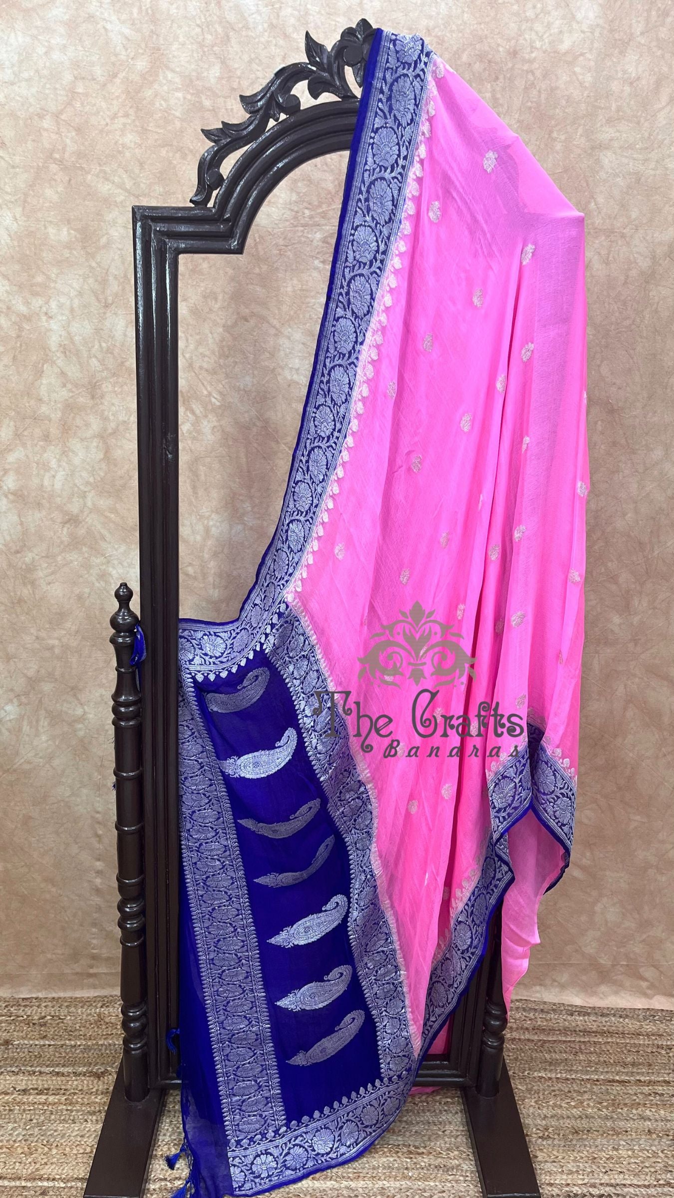 Pure Handloom Georgette Banarasi Saree - Silver Zari