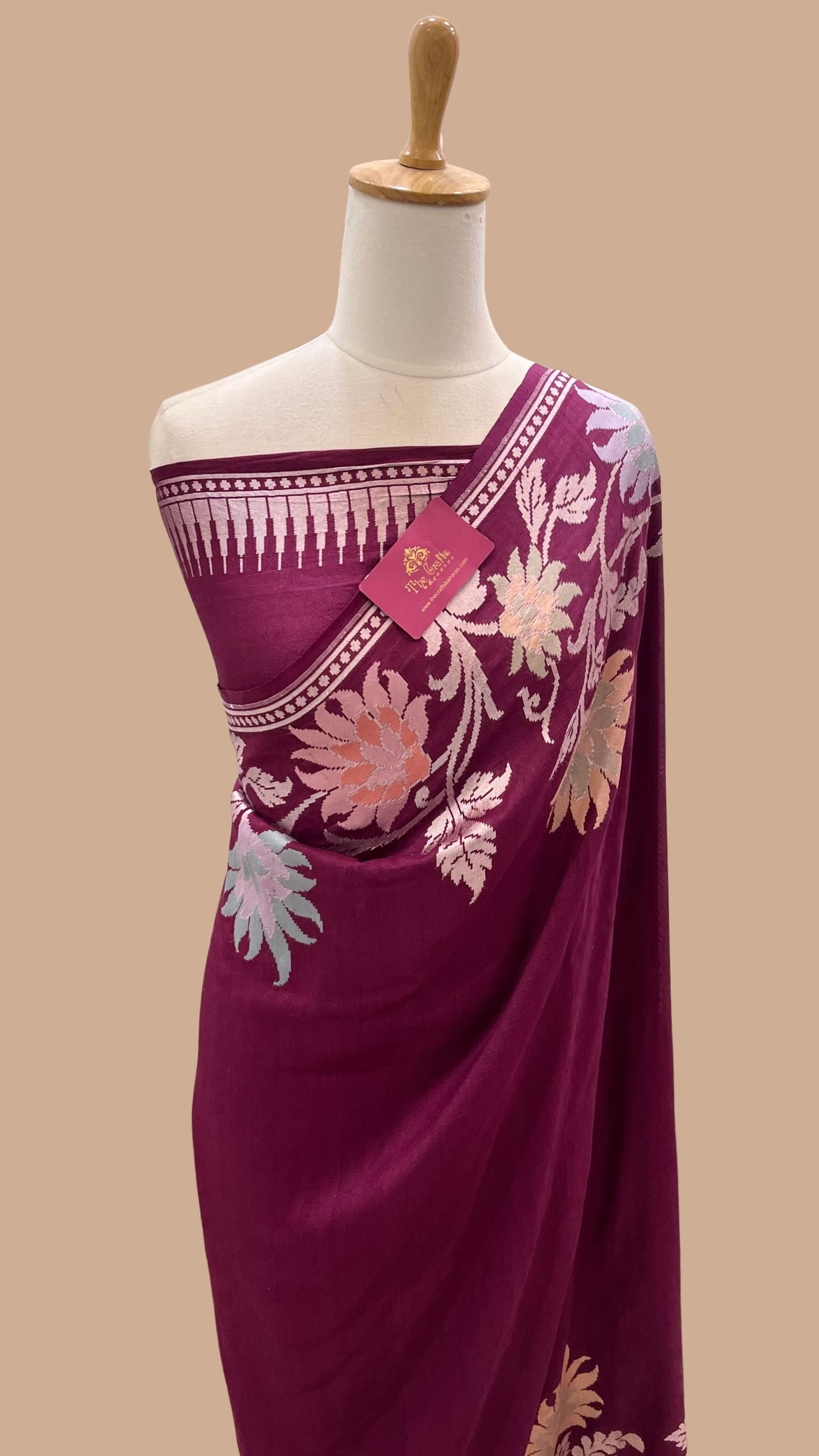 Tussar Georgette Handloom Banarasi Saree - Jaal with Meenakari