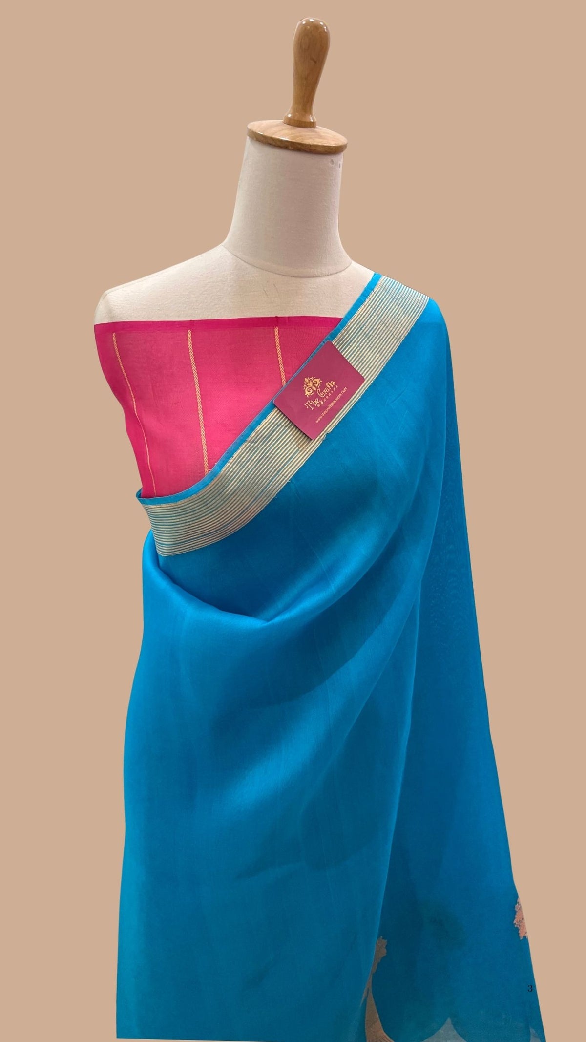 Pure Kora Silk Handloom Banarasi Saree - With Kadhua motifs