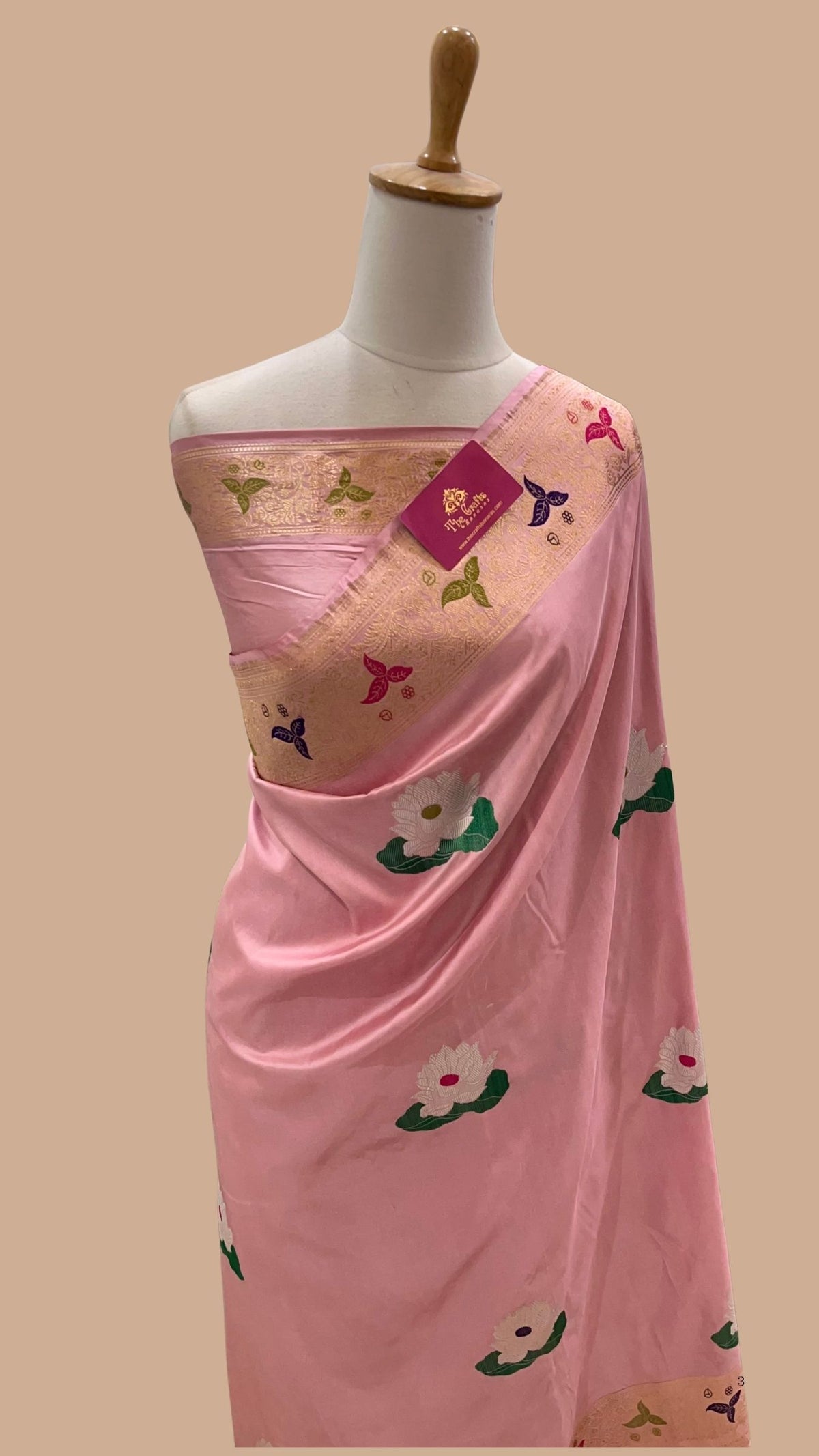 Pure Katan Silk Handloom Banarasi Saree - with kadhua meenakari motifs