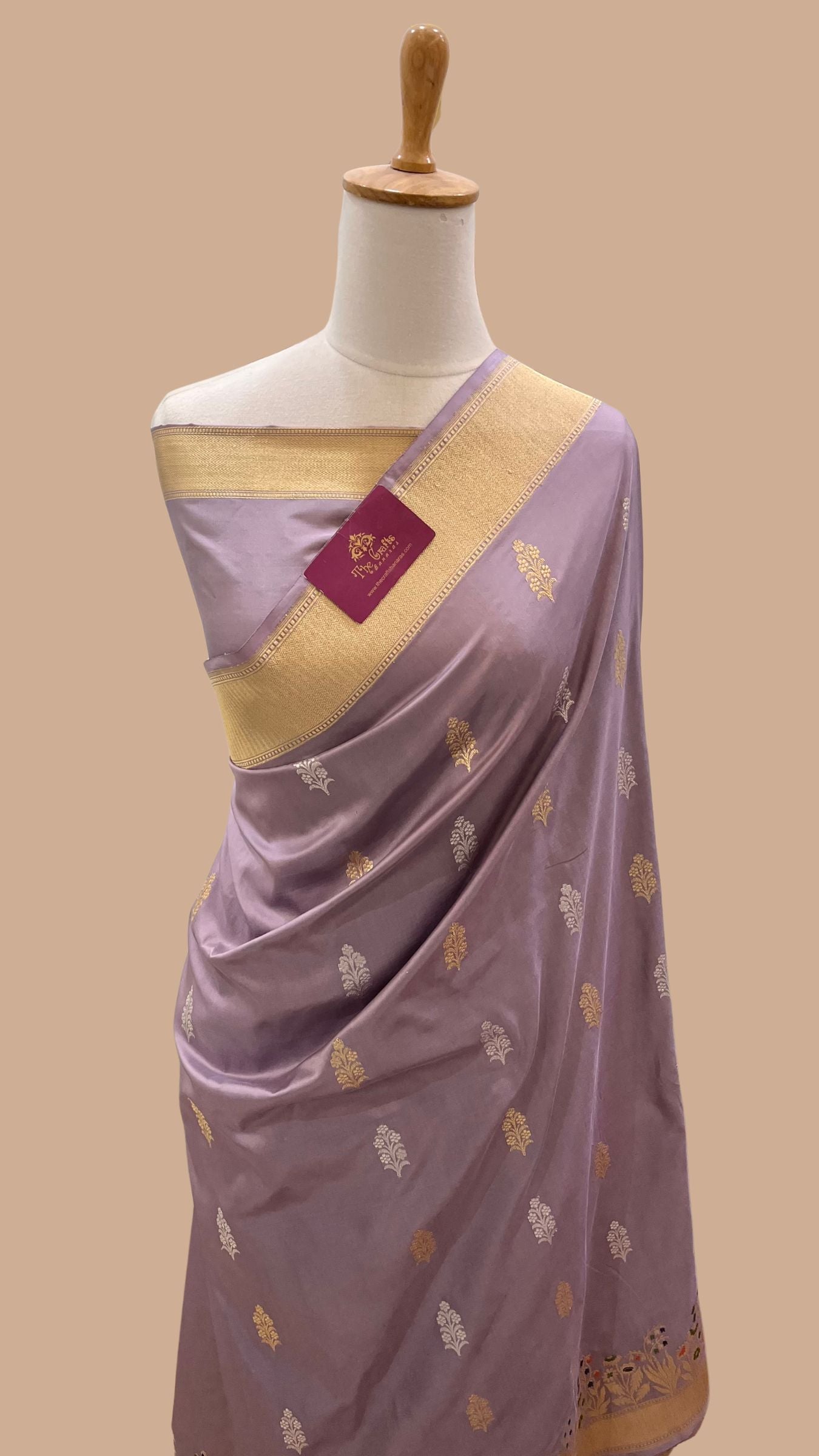 Pure Katan Silk Handloom Banarasi Saree - With Sona Rupa Kadhua Motifs