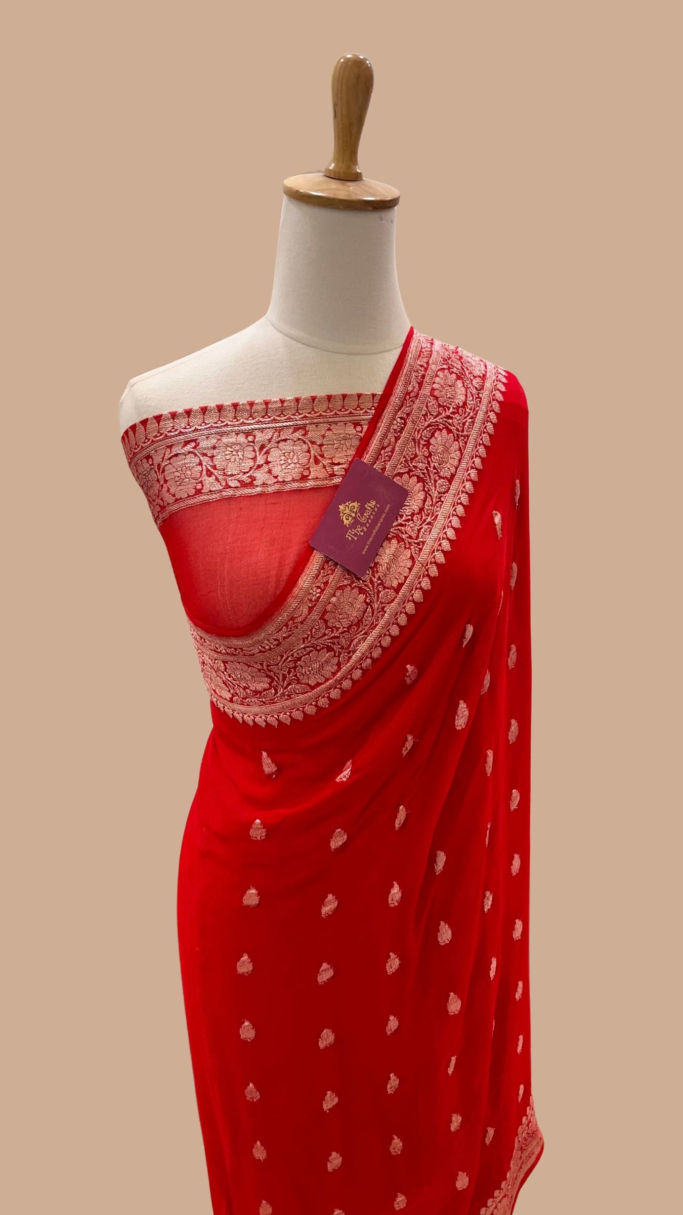 Pure Georgette Handloom Banarasi Saree - Silver Zari