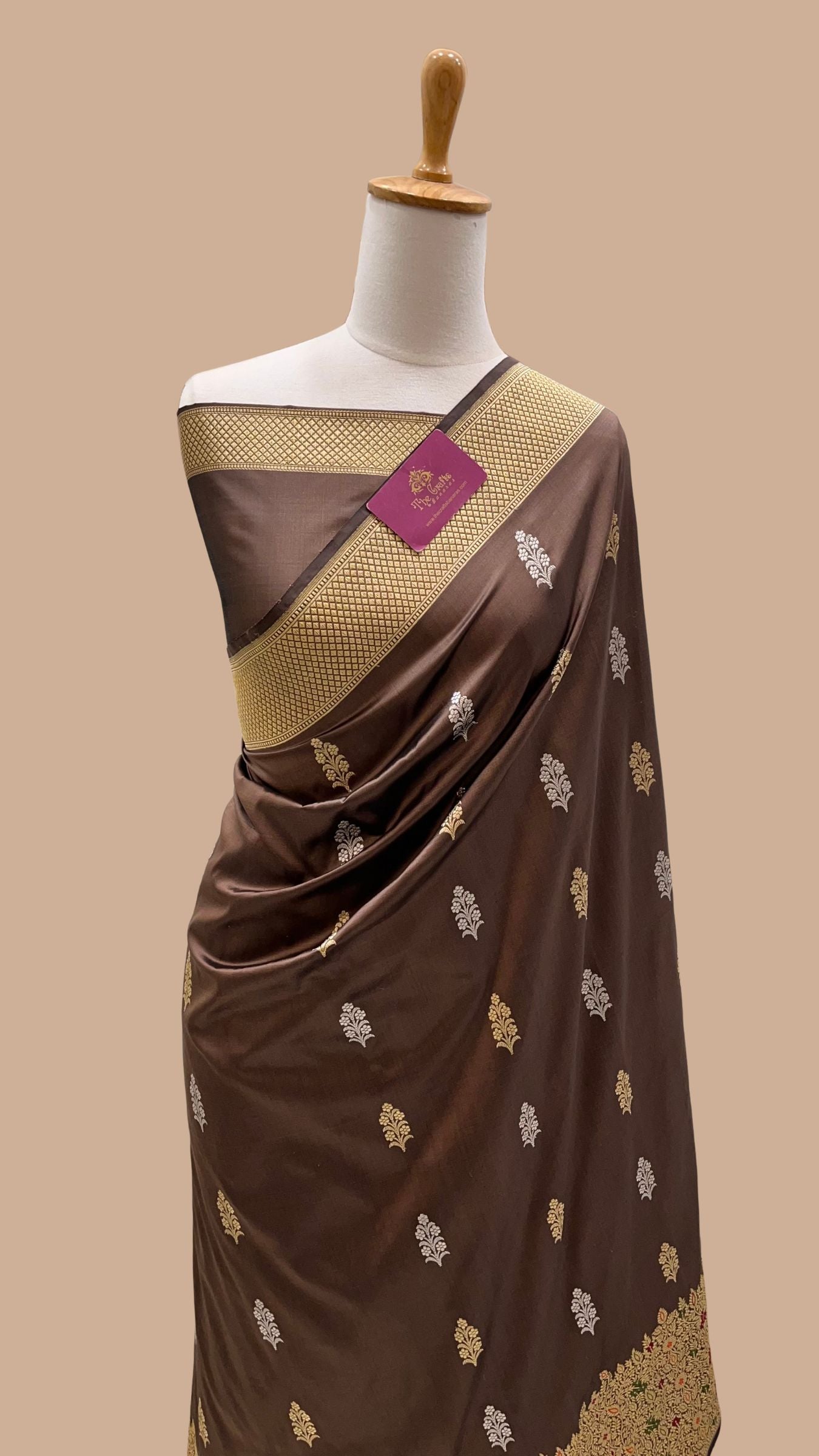 Pure Katan Silk Handloom Banarasi Saree - with kadhua motifs