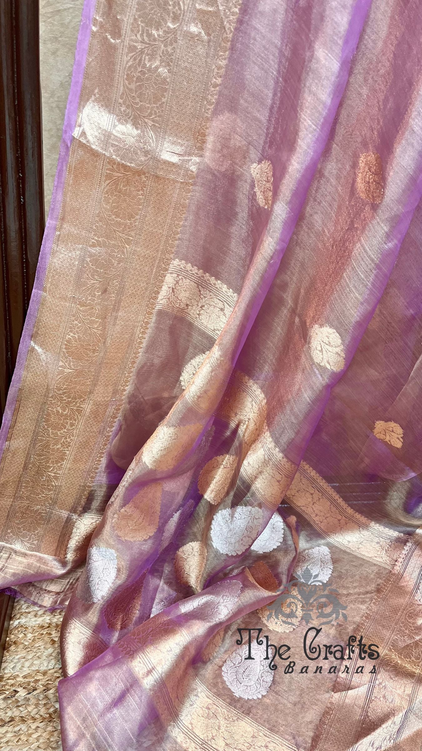 Pure Tissue Silk Handloom Banarasi Saree- Kadhua Motifs
