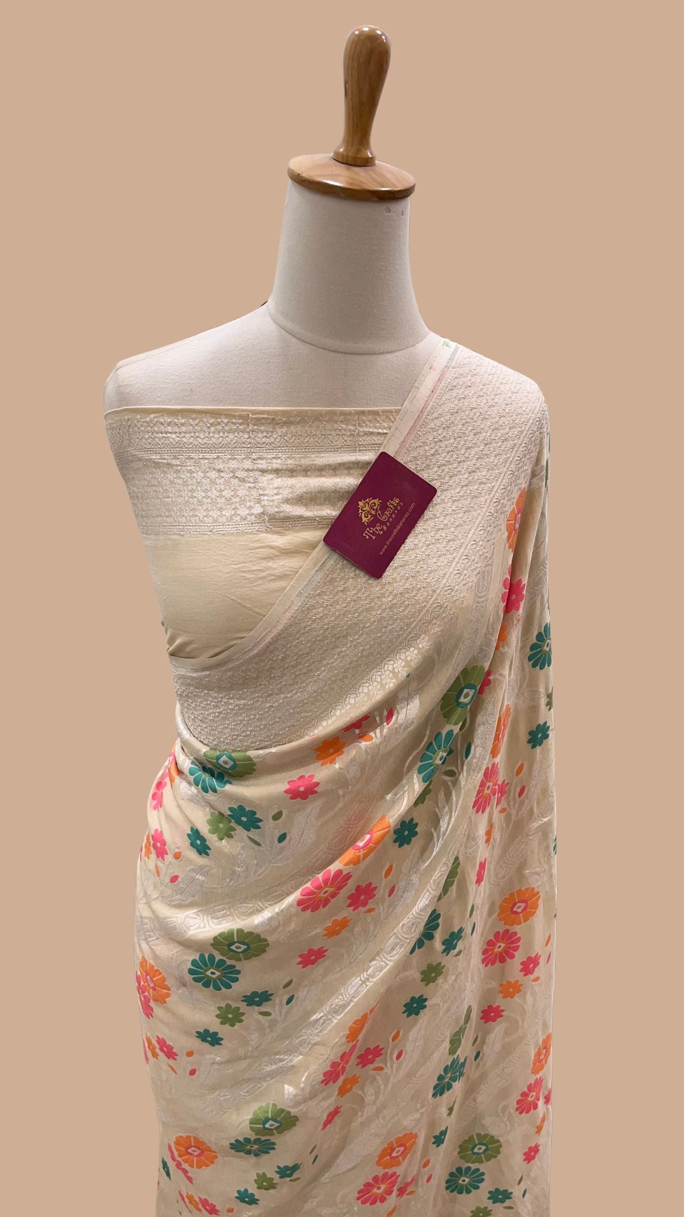 Pure Munga SIlk Handloom Banarasi Saree - Jaal With Meenakari