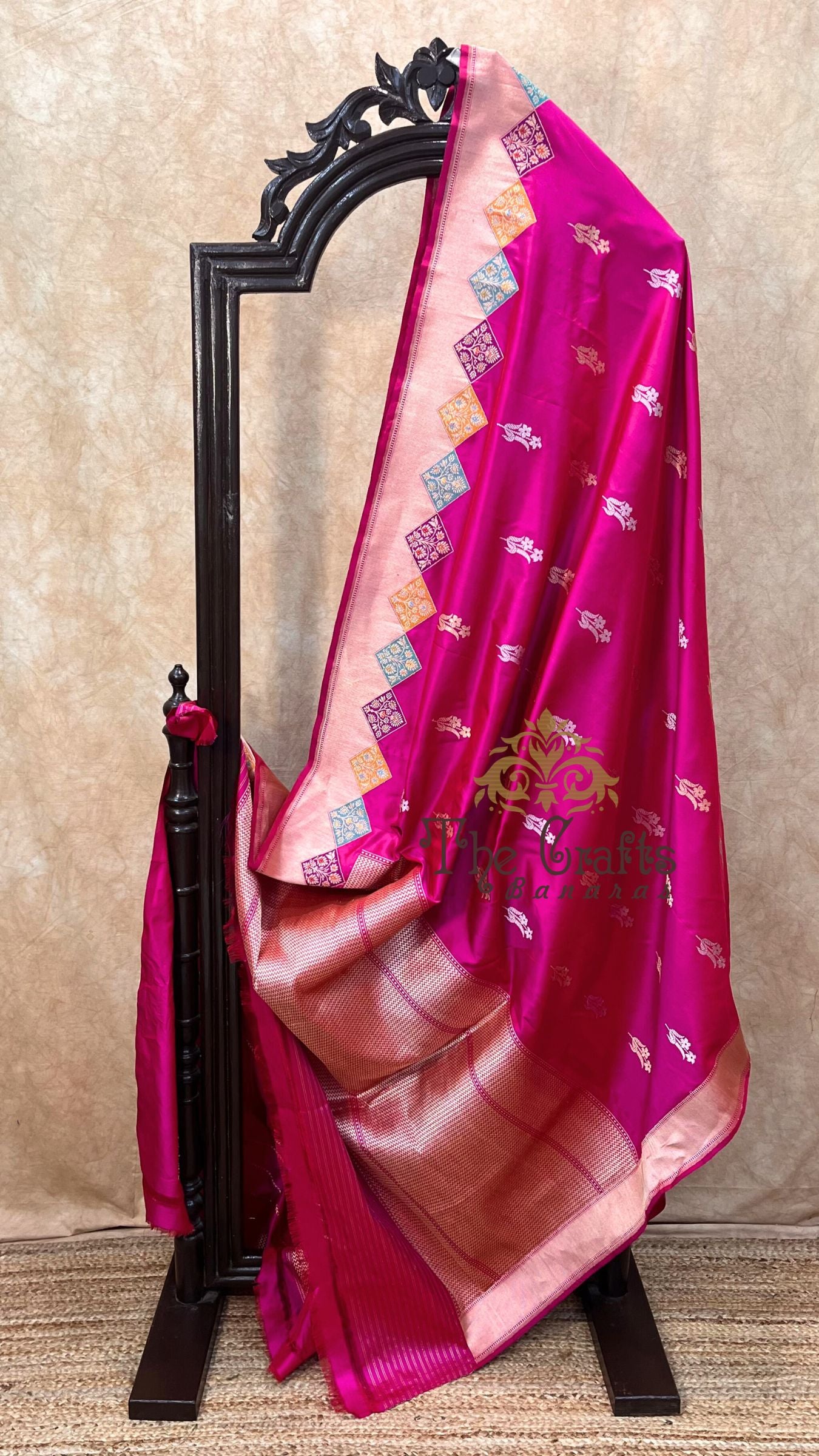 Pure Katan Silk Handloom Banarasi Saree - with sona rupa kadhua motifs