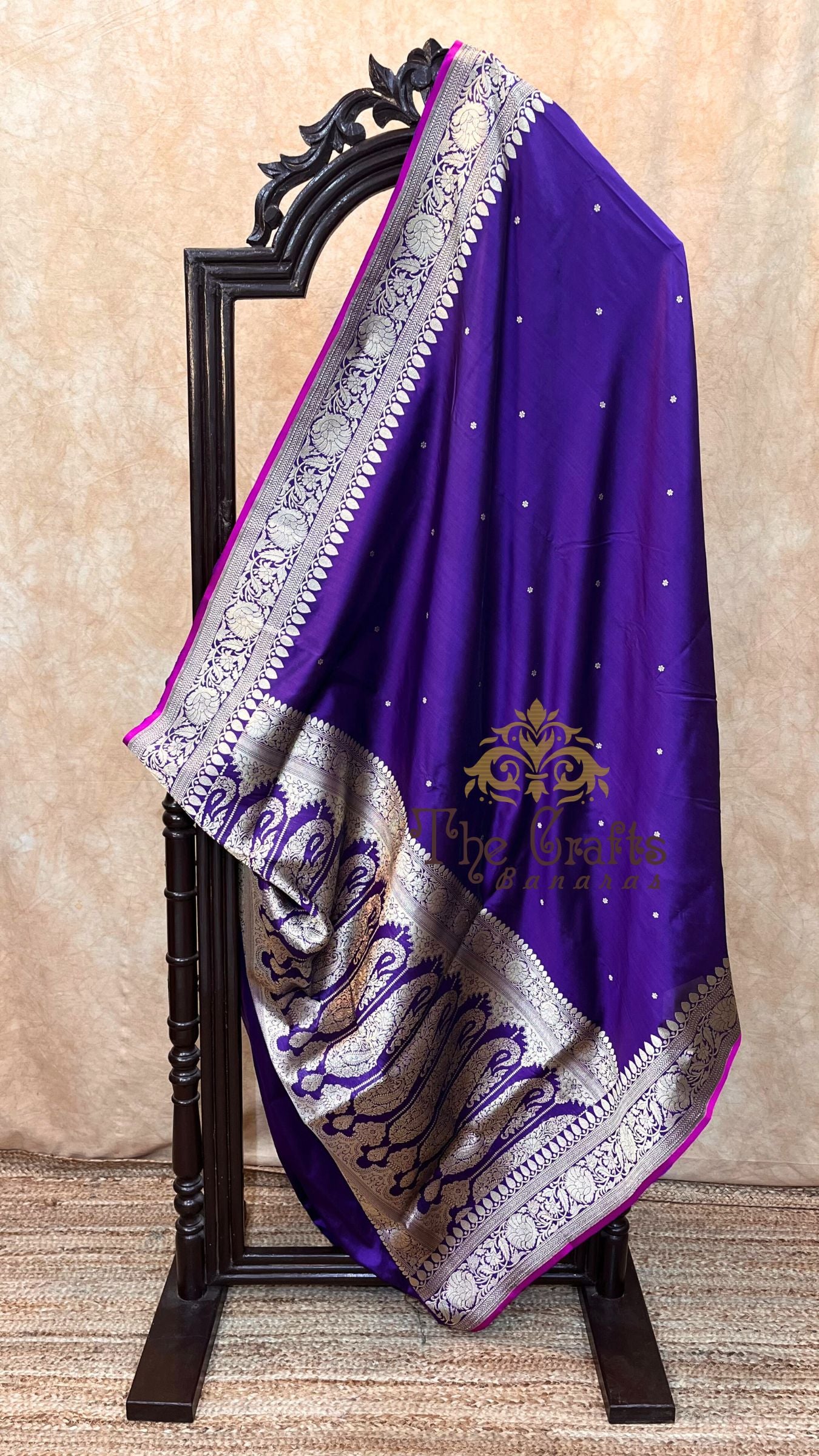 Pure Katan Silk Handloom Banarasi Saree - with kadhua motifs