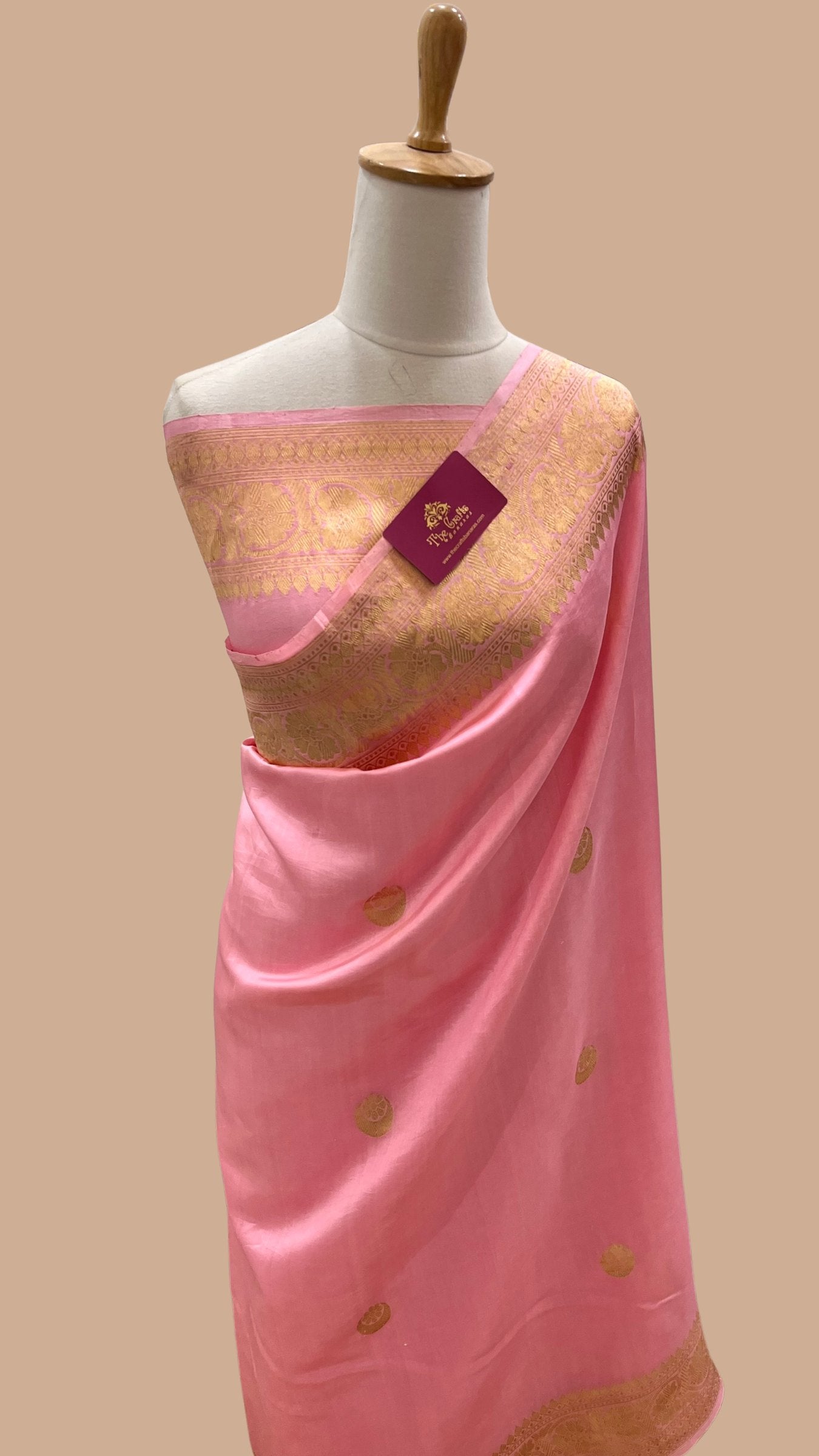 Pure Katan Silk Handloom Banarasi Saree - With Kadhua Motifs
