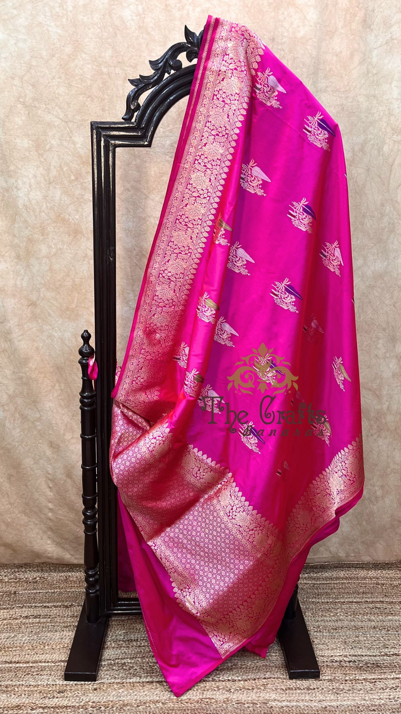 Pure Katan Silk Handloom Banarasi Saree - with kadhua meenakari motifs