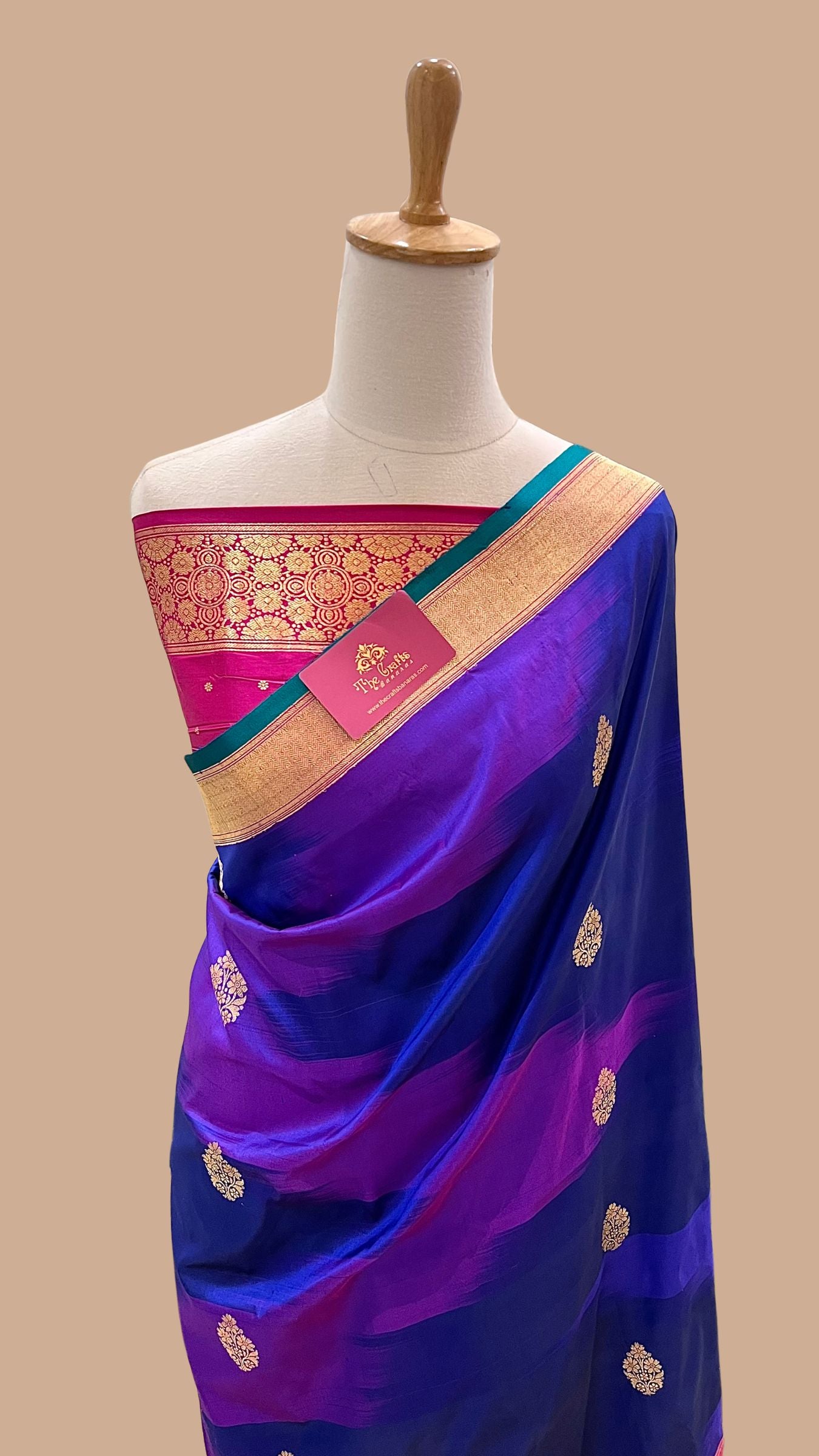 Pure Katan Silk Handloom Banarasi Saree - with kadhua motifs
