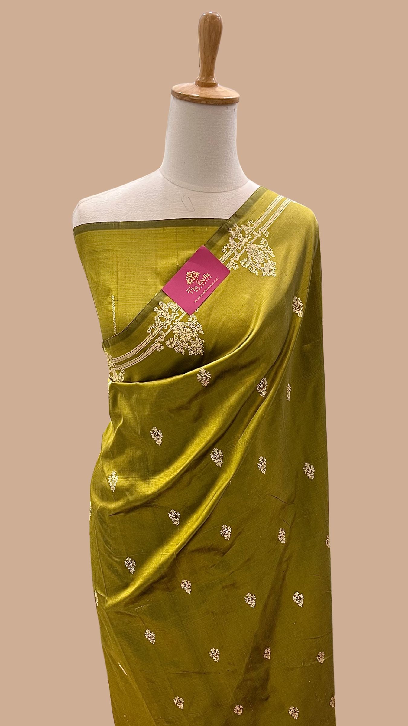 Pure Katan Silk Handloom Banarasi Saree - Kadhua Motifs