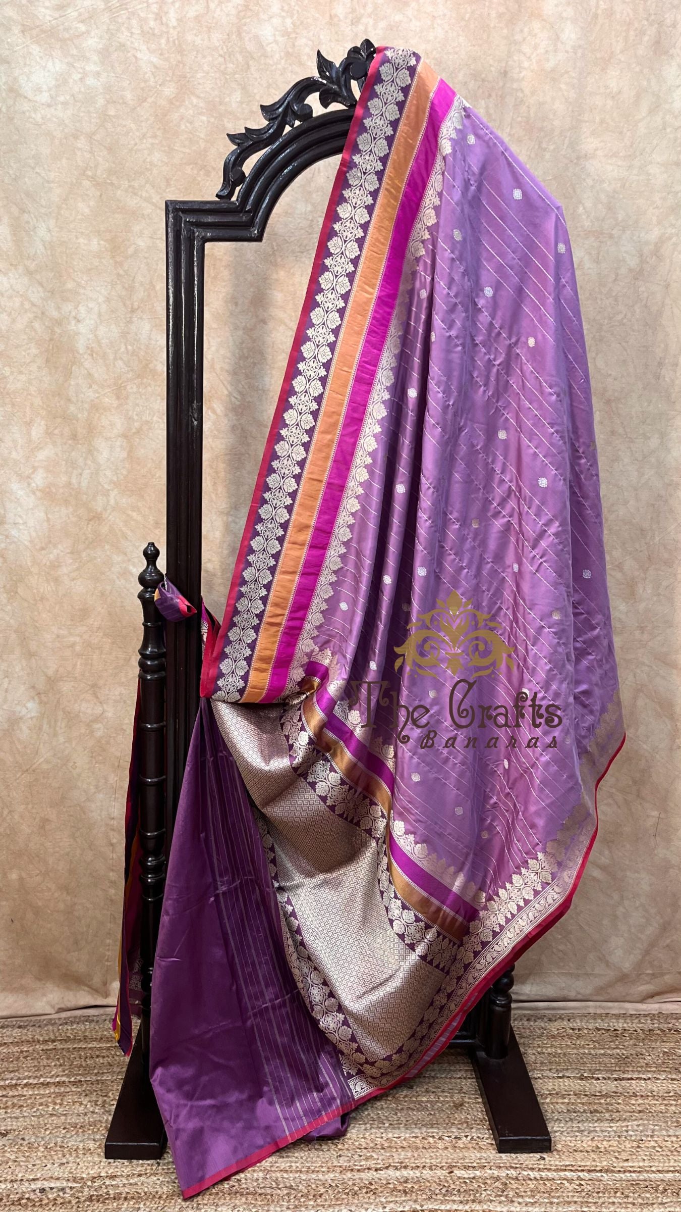 Pure Katan Silk Handloom Banarasi Saree - with kadhua work