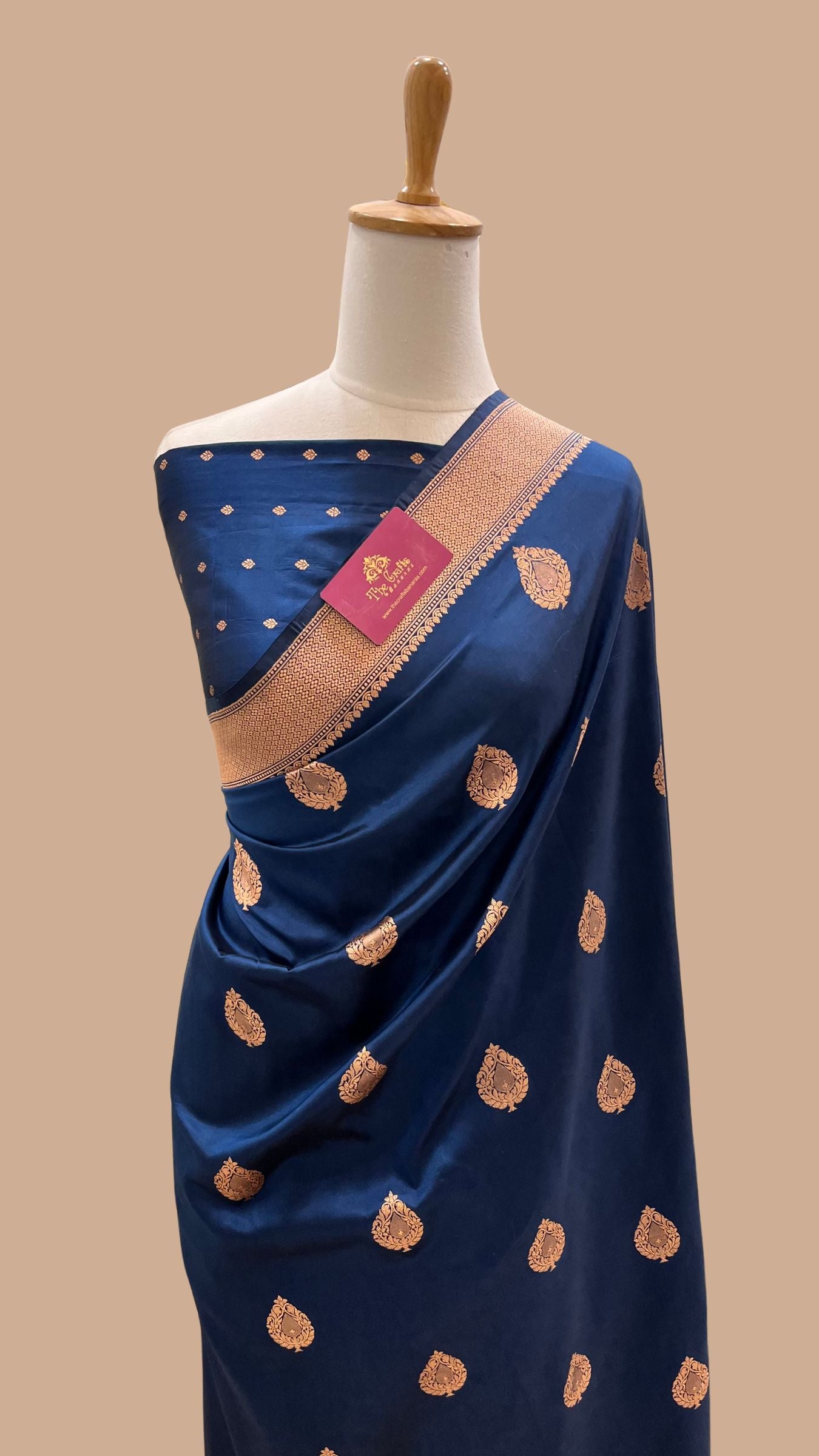 Pure Katan Silk Handloom Banarasi Saree - with kadhua motifs