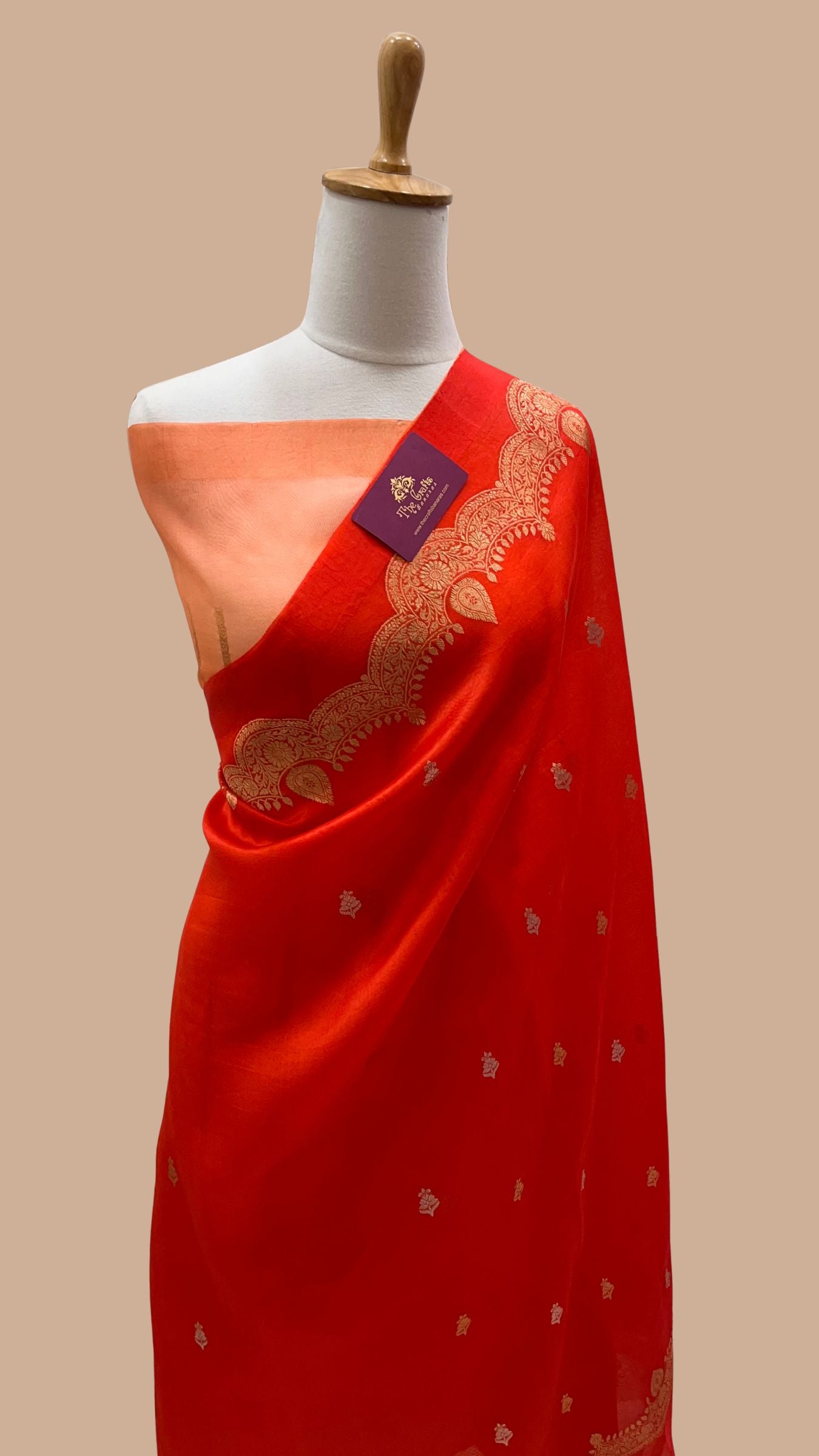 Pure Kora Silk Handloom Banarasi Saree - With Kadhua motifs