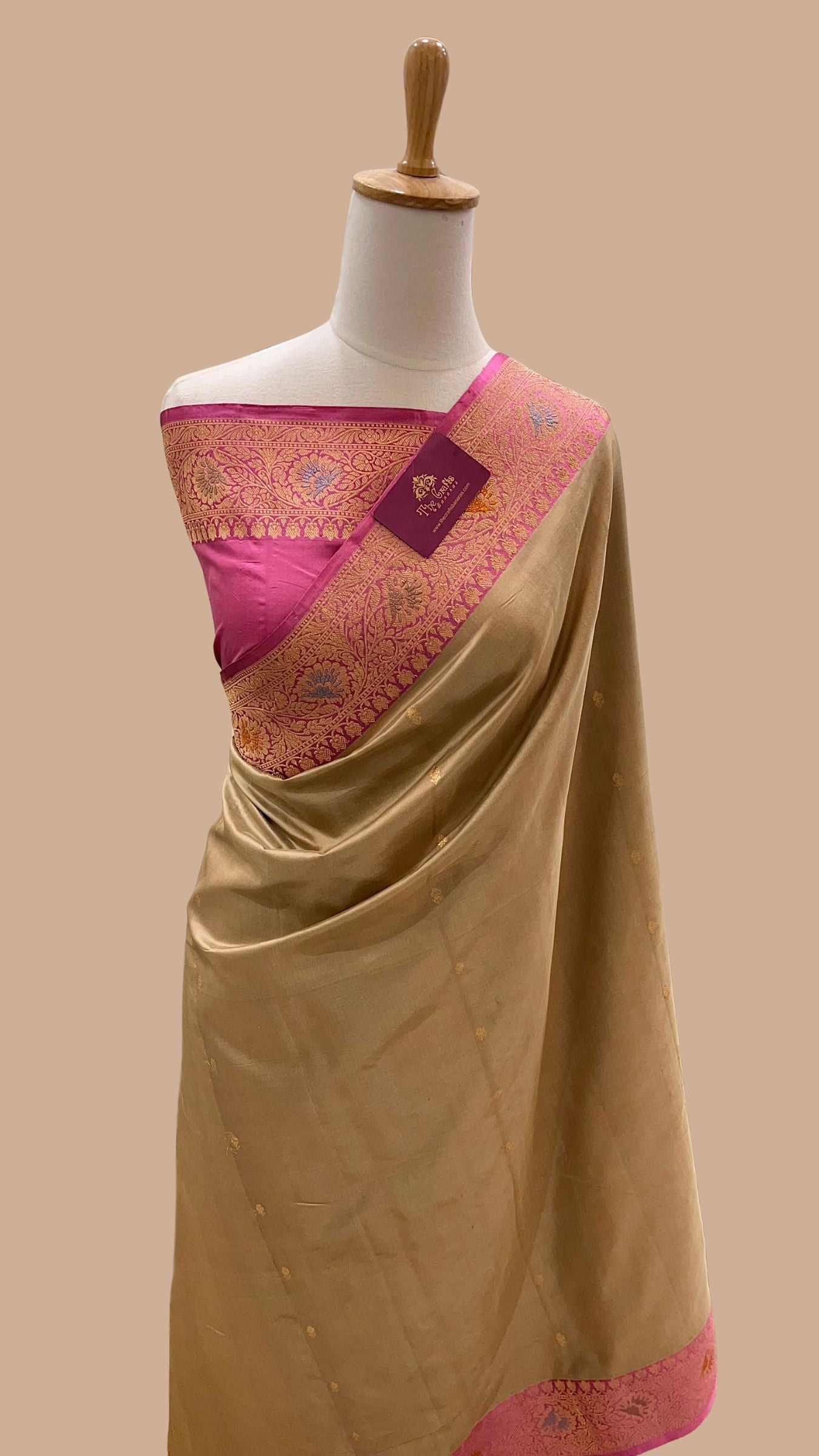 Pure Katan Silk Handloom Banarasi Saree - with kadhua motifs